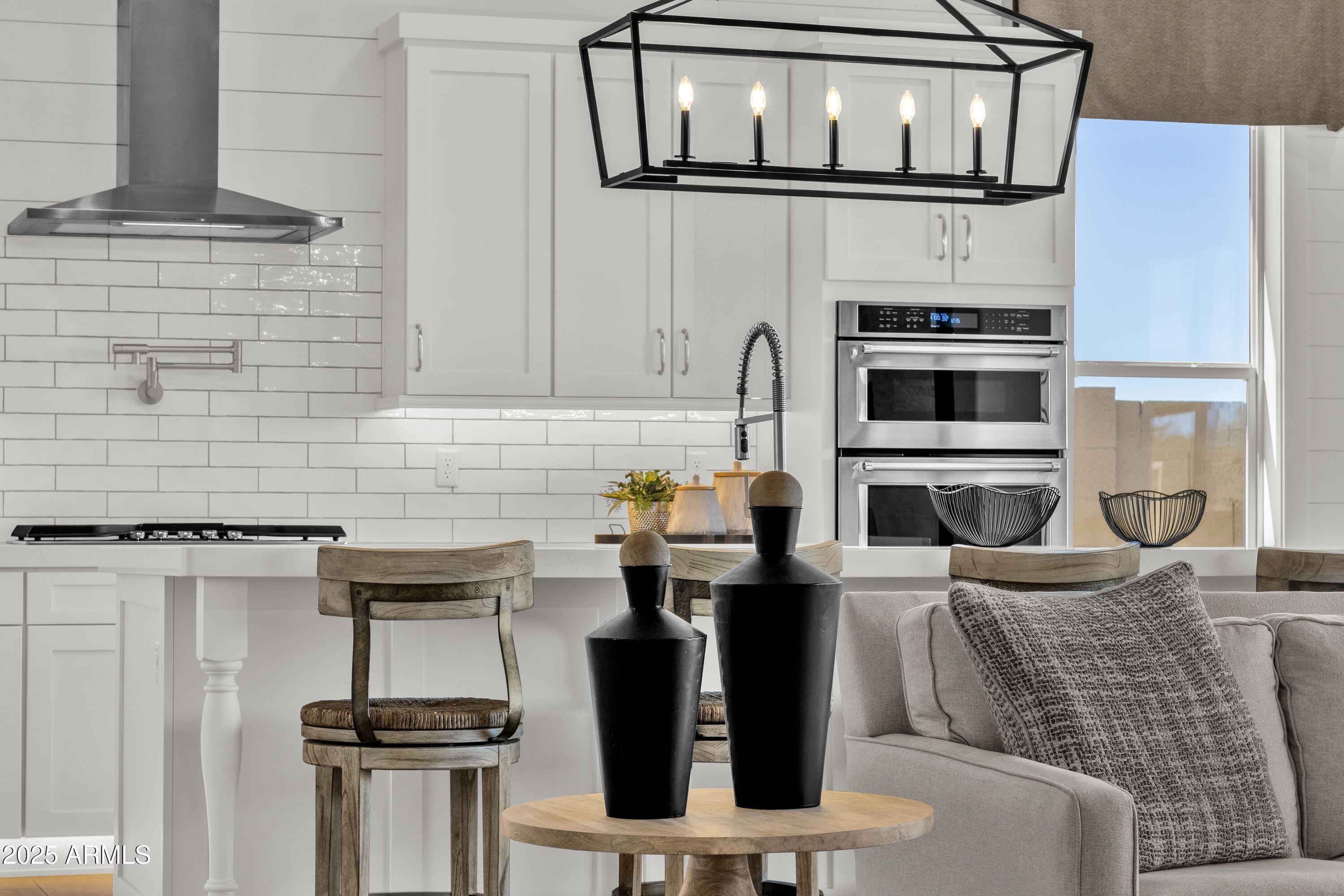 1104 E GLENEAGLE Drive