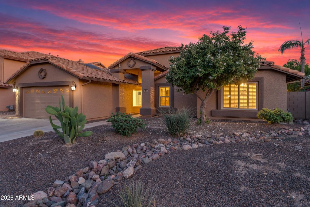 Photo of 3433 E Cedarwood Lane, Phoenix, AZ 85048 (MLS # 7028136)