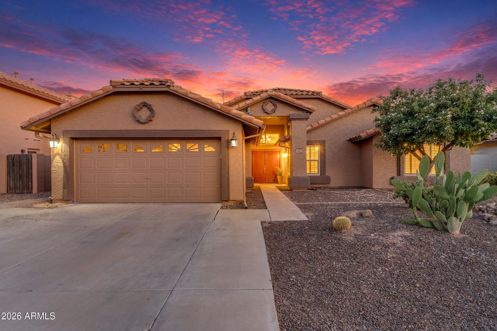 Photo of 3433 E Cedarwood Lane, Phoenix, AZ 85048 (MLS # 7028136)