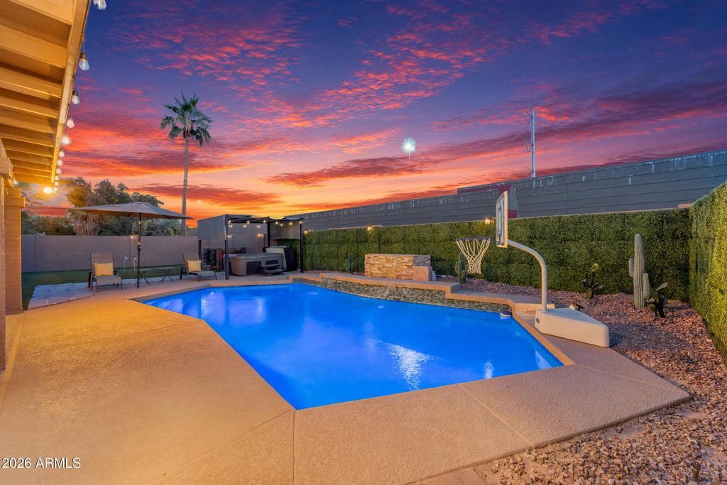 Photo of 3433 E Cedarwood Lane, Phoenix, AZ 85048 (MLS # 7028136)