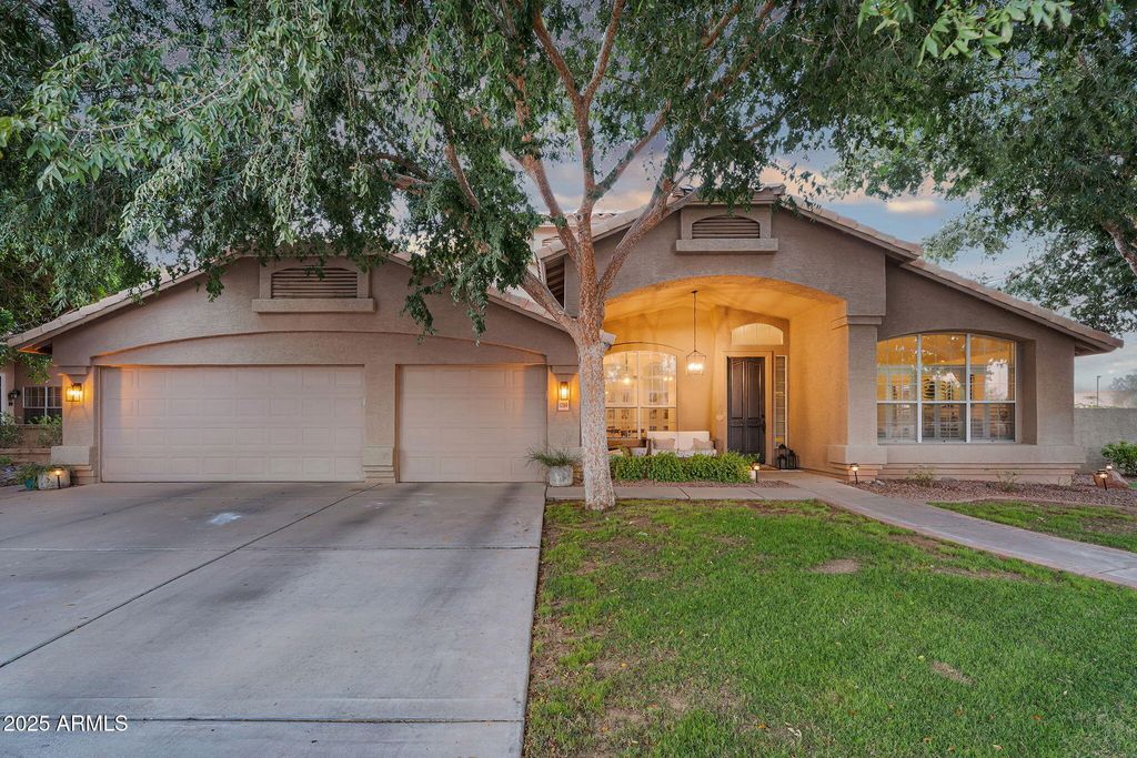 Photo of 1284 W Stacey Lane, Tempe, AZ 85284 (MLS # 6921083)