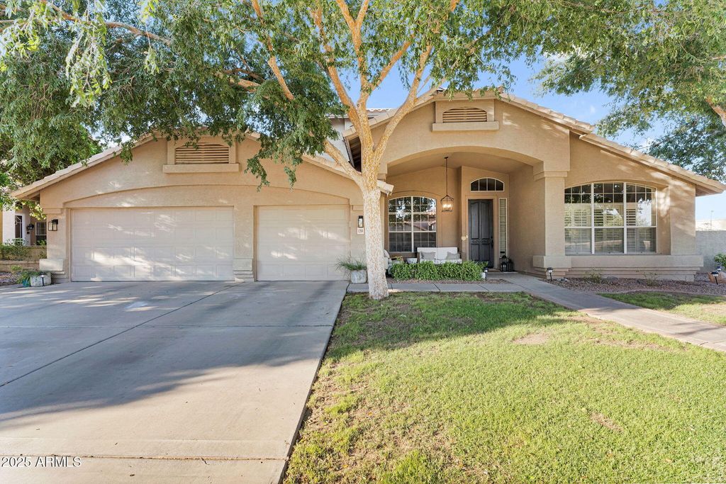 Photo of 1284 W Stacey Lane, Tempe, AZ 85284 (MLS # 6921083)