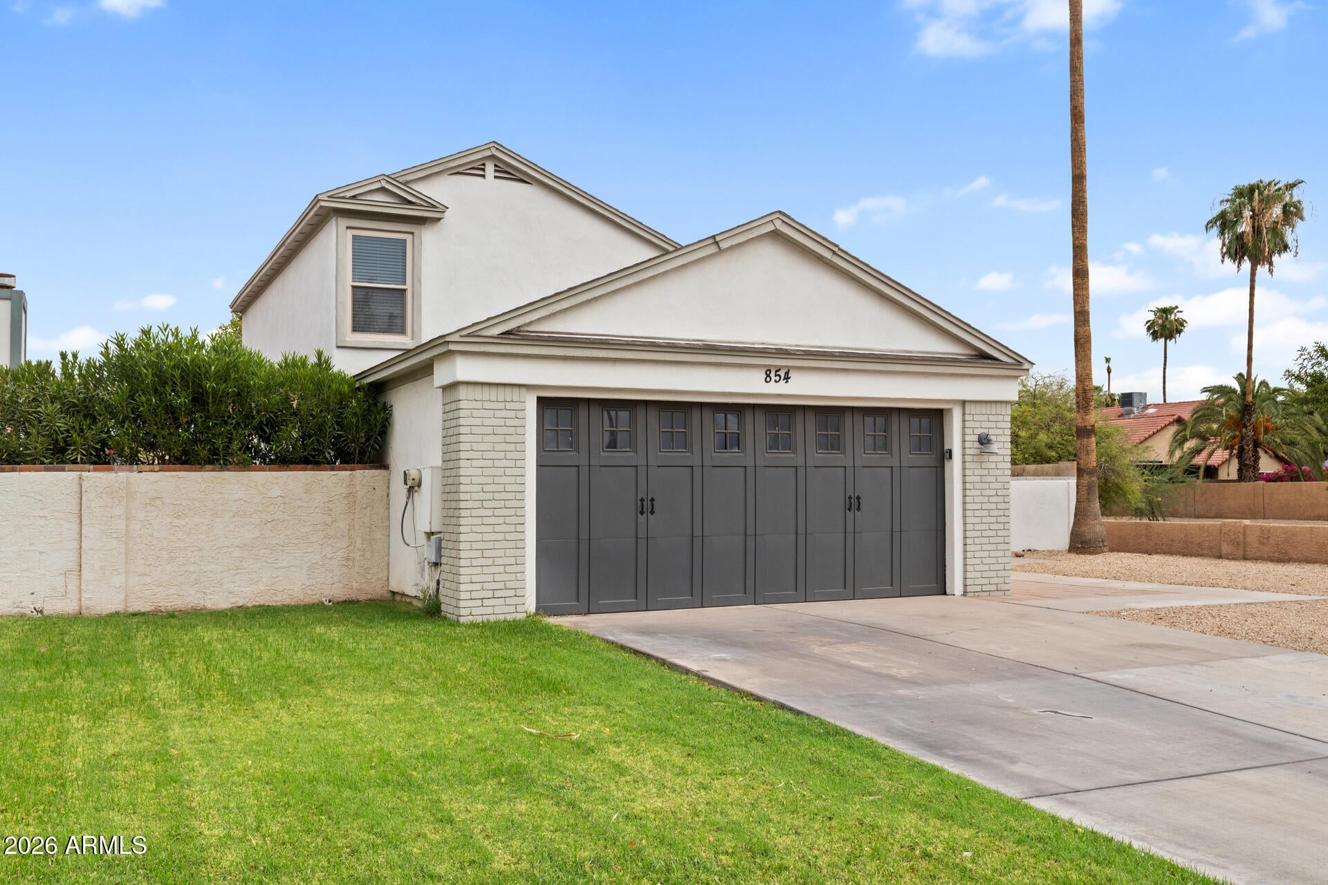854 E MANOR Drive