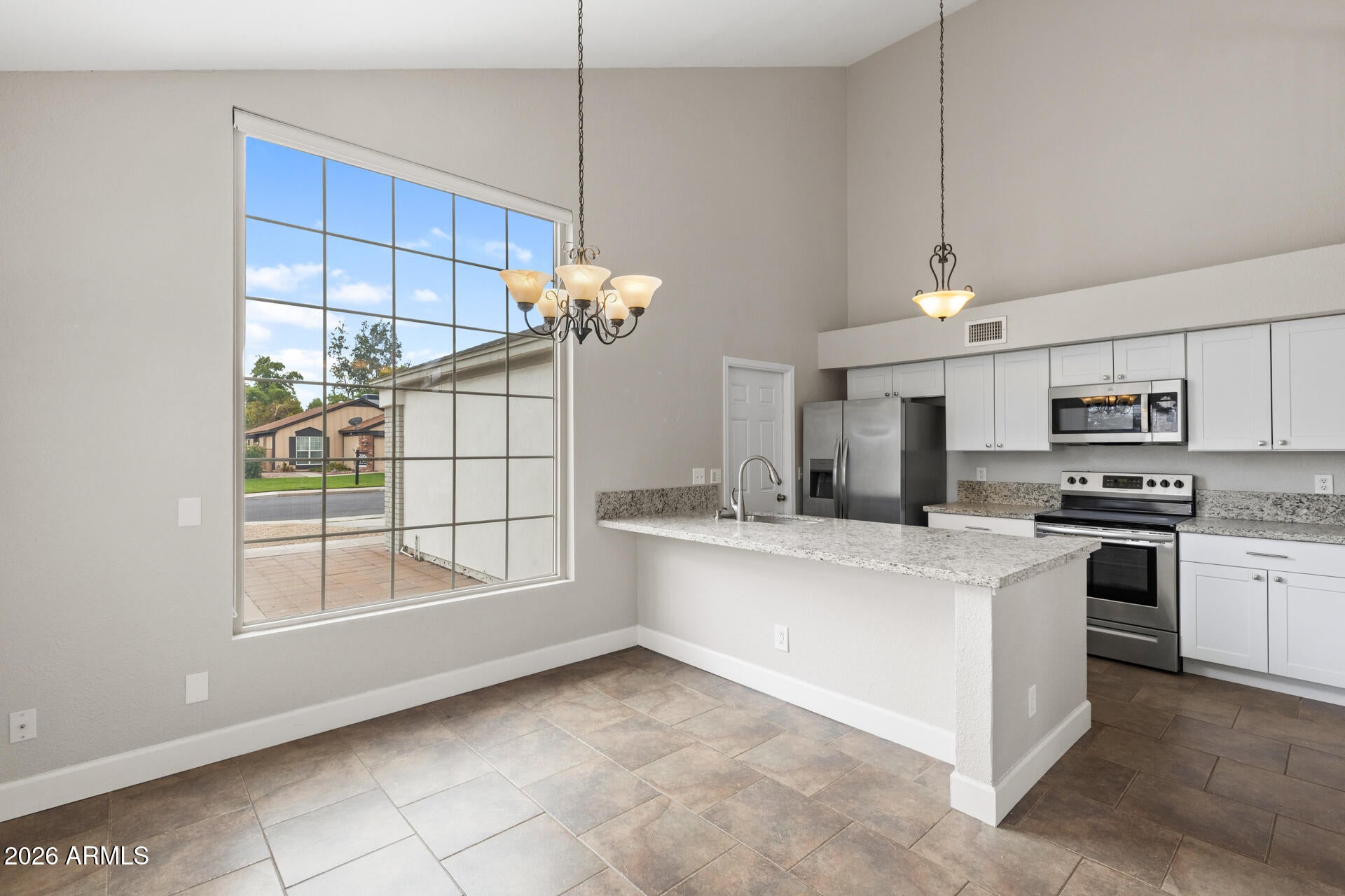 854 E MANOR Drive