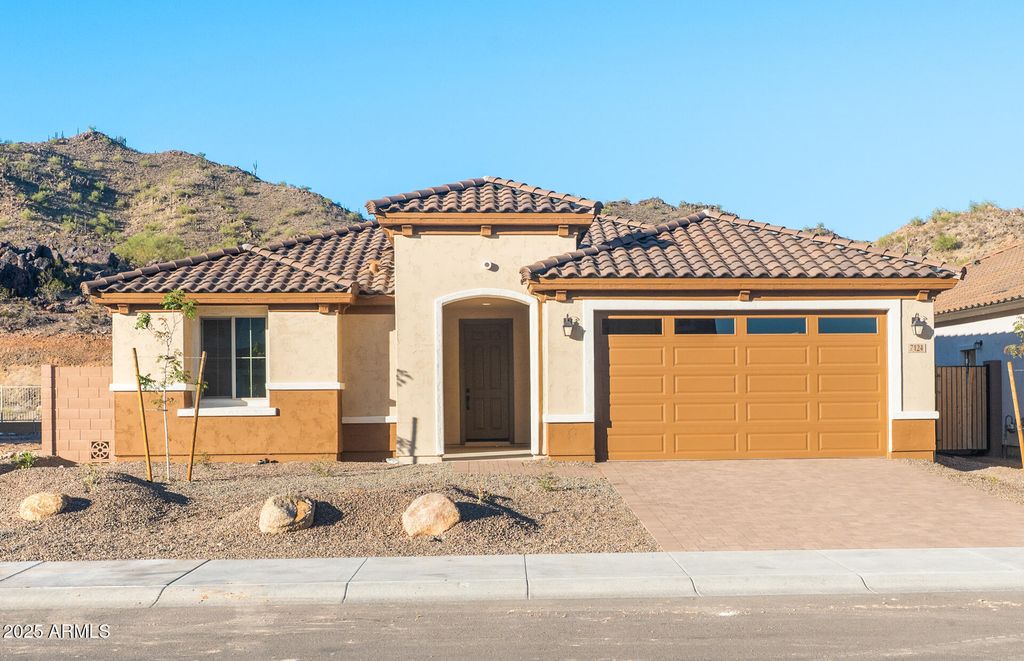 Photo of 7124 W Oberlin Way, Peoria, AZ 85383 (MLS # 6928935)