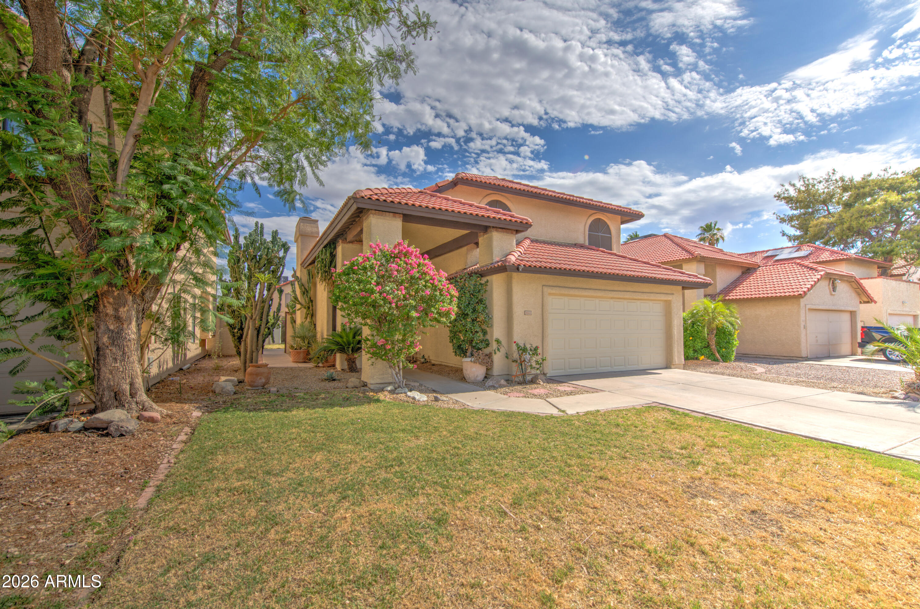 963 E Calle Del Norte --