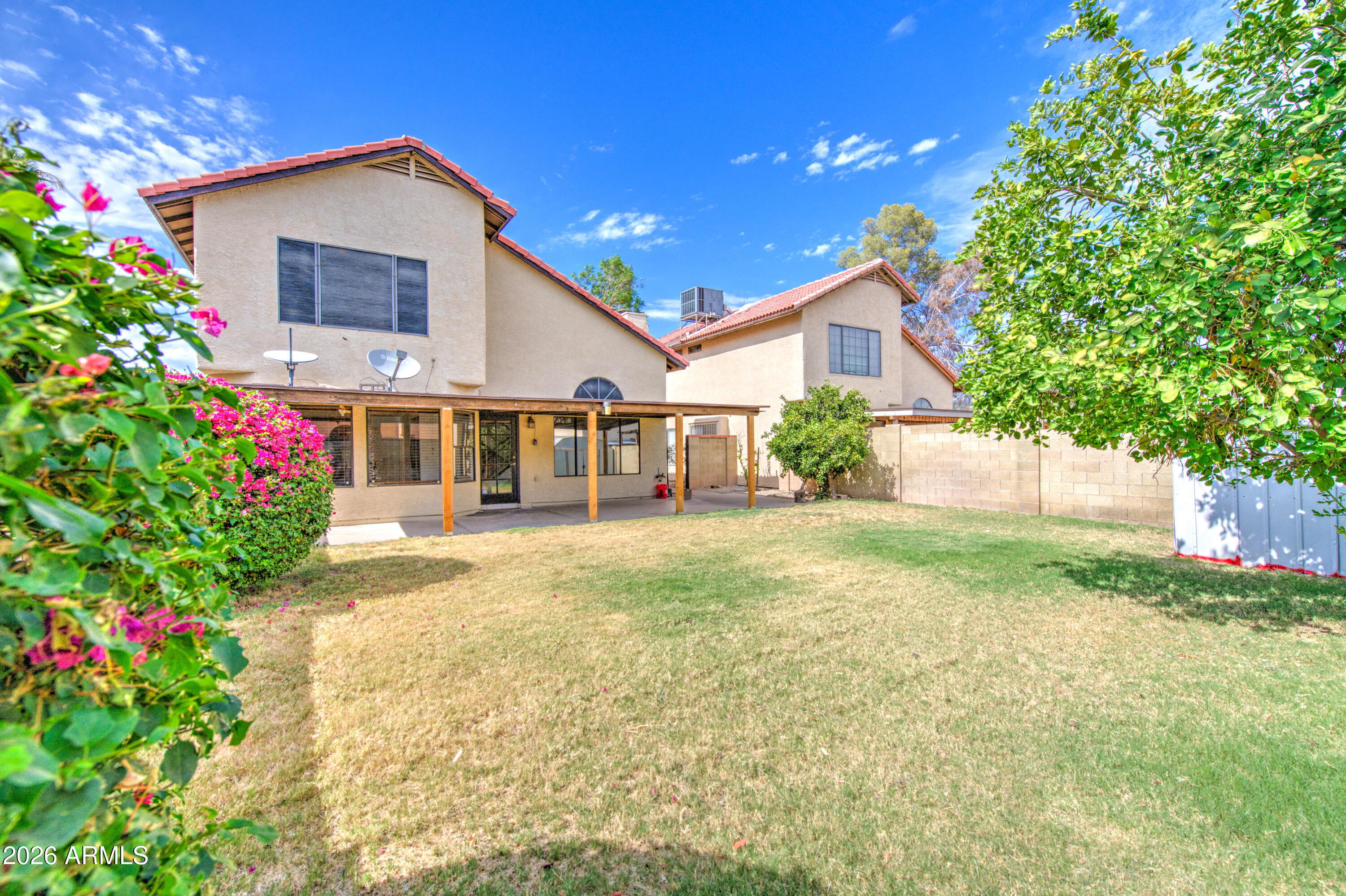 963 E Calle Del Norte --