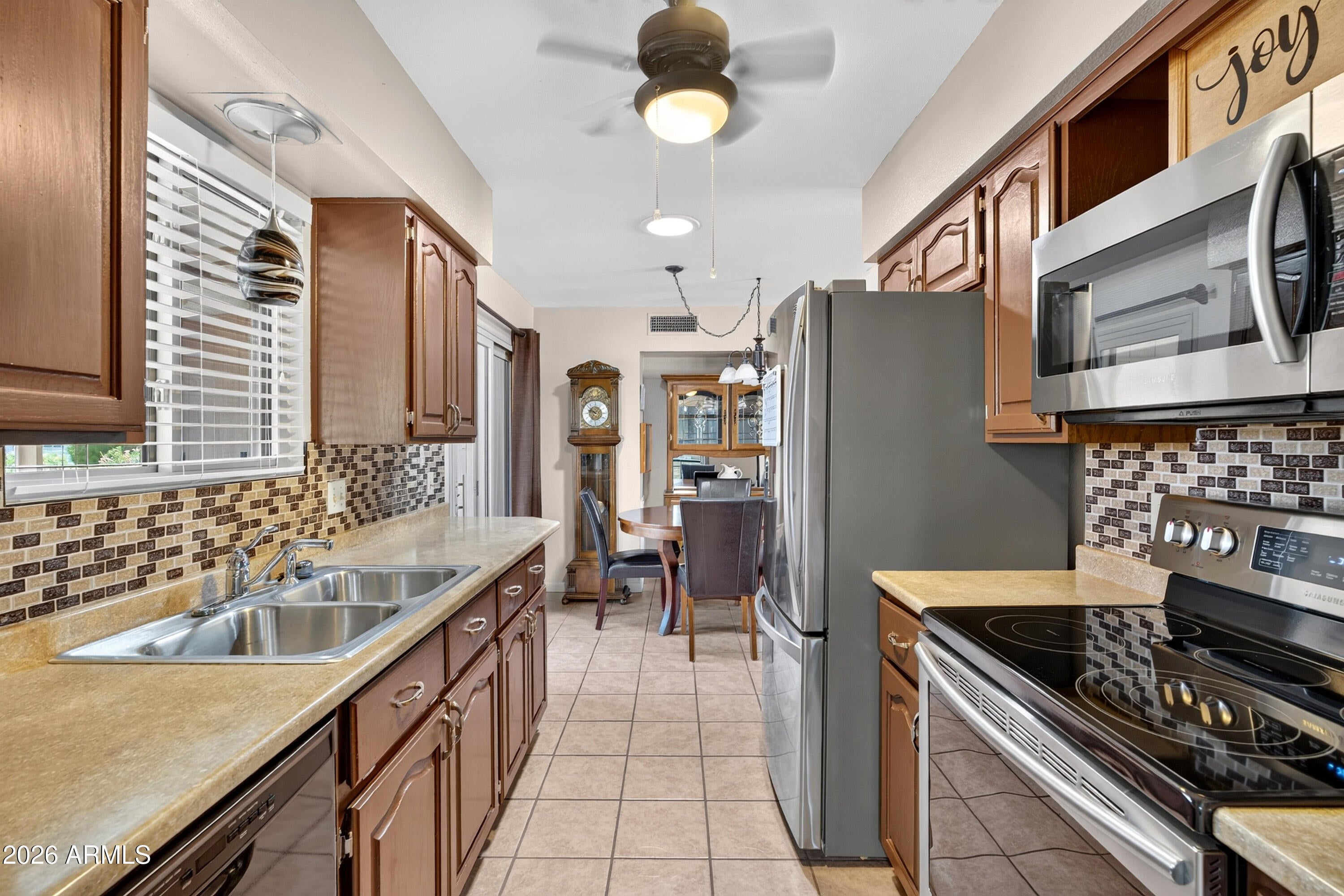 803 LEISURE WORLD --