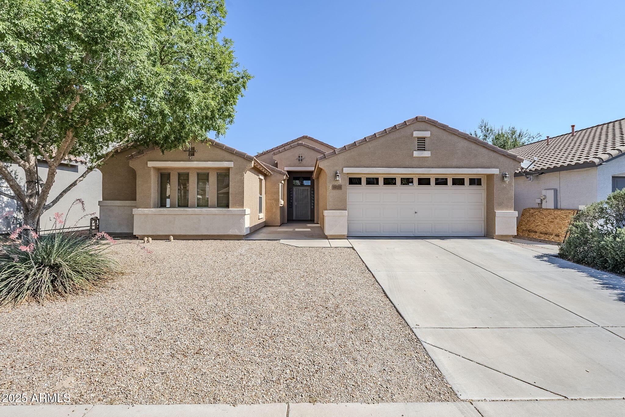 1026 E JULIE Avenue