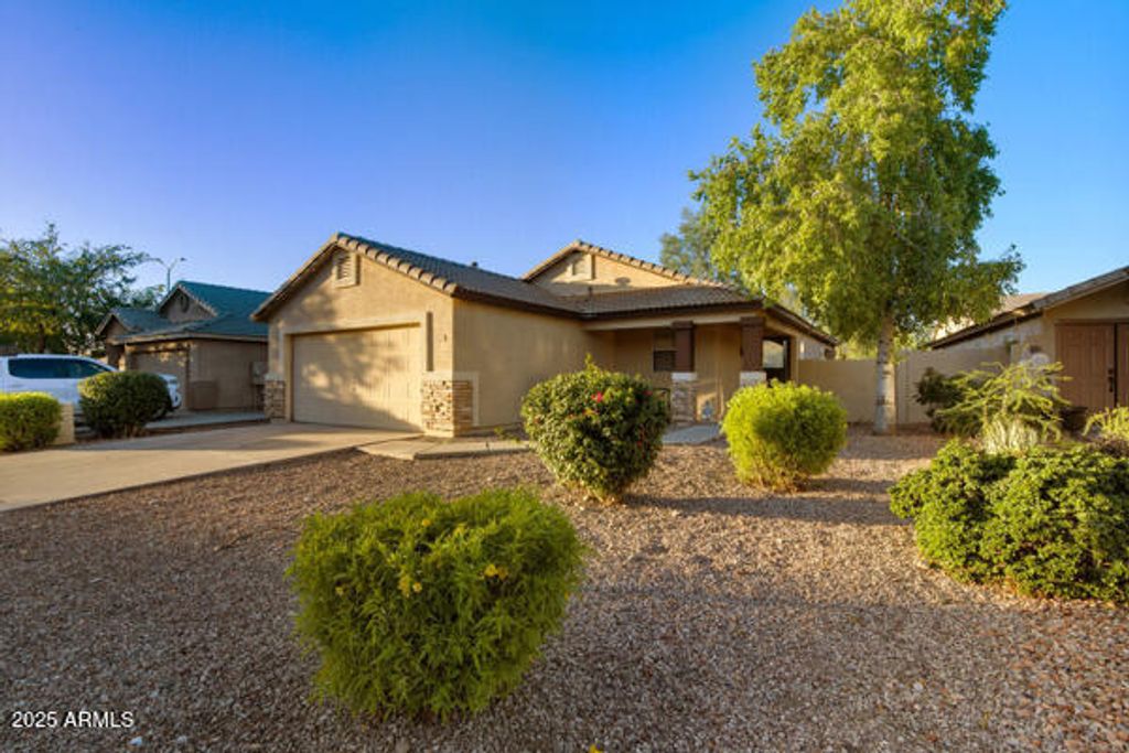 Photo of 8010 W Albert Lane, Peoria, AZ 85382 (MLS # 6916097)