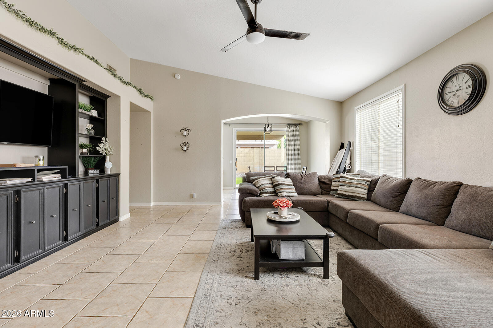 7246 E LOMITA Avenue