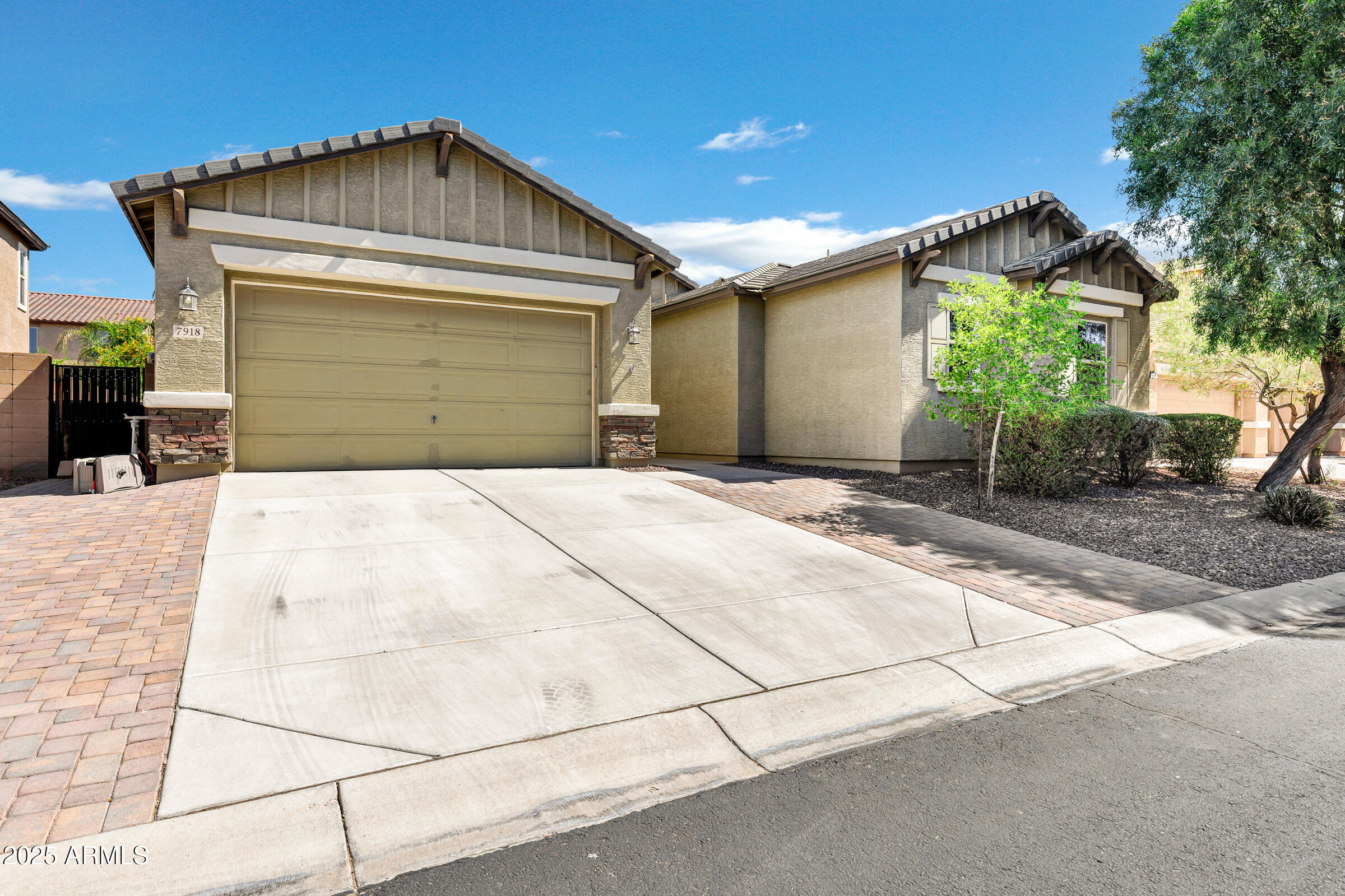 7918 W MOLLY Drive