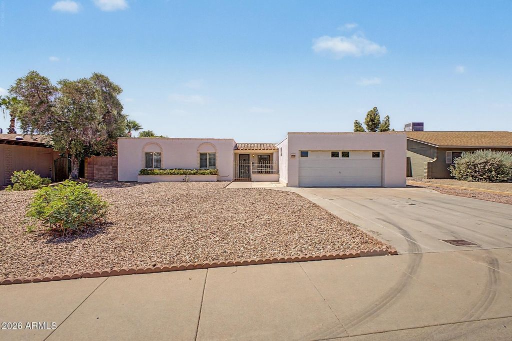 Photo of 3039 E Windrose Drive, Phoenix, AZ 85032 (MLS # 7053403)