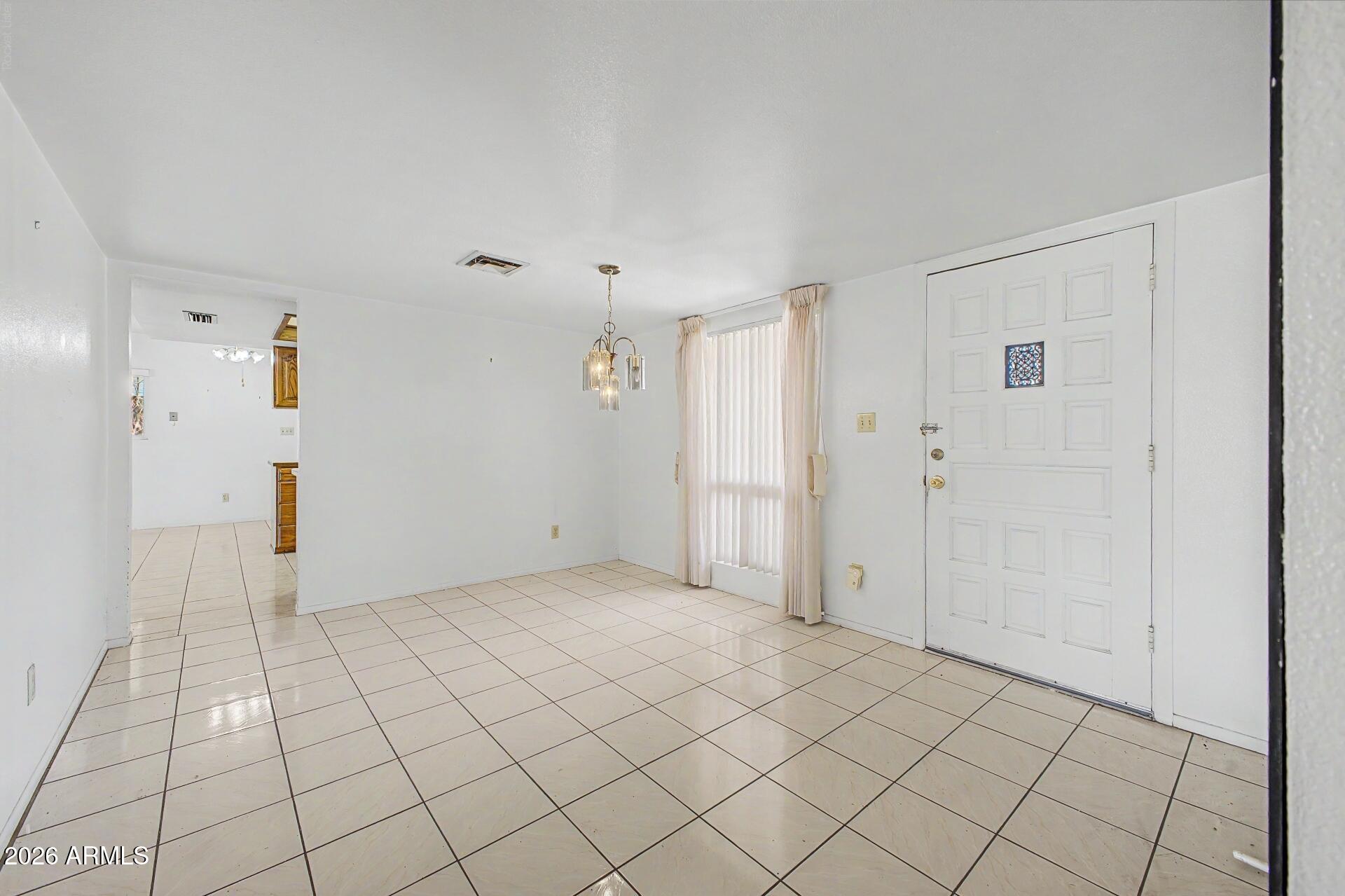 3039 E WINDROSE Drive