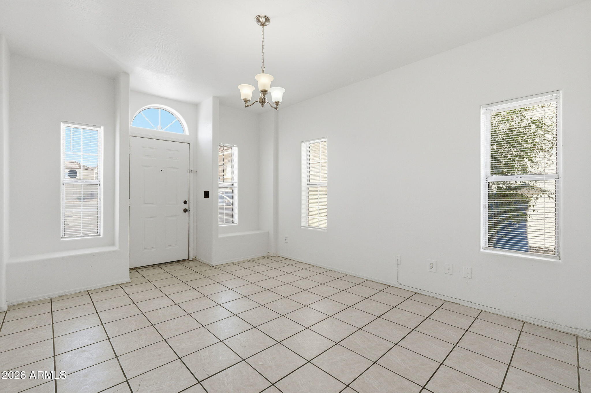 1026 W LIBRA Drive