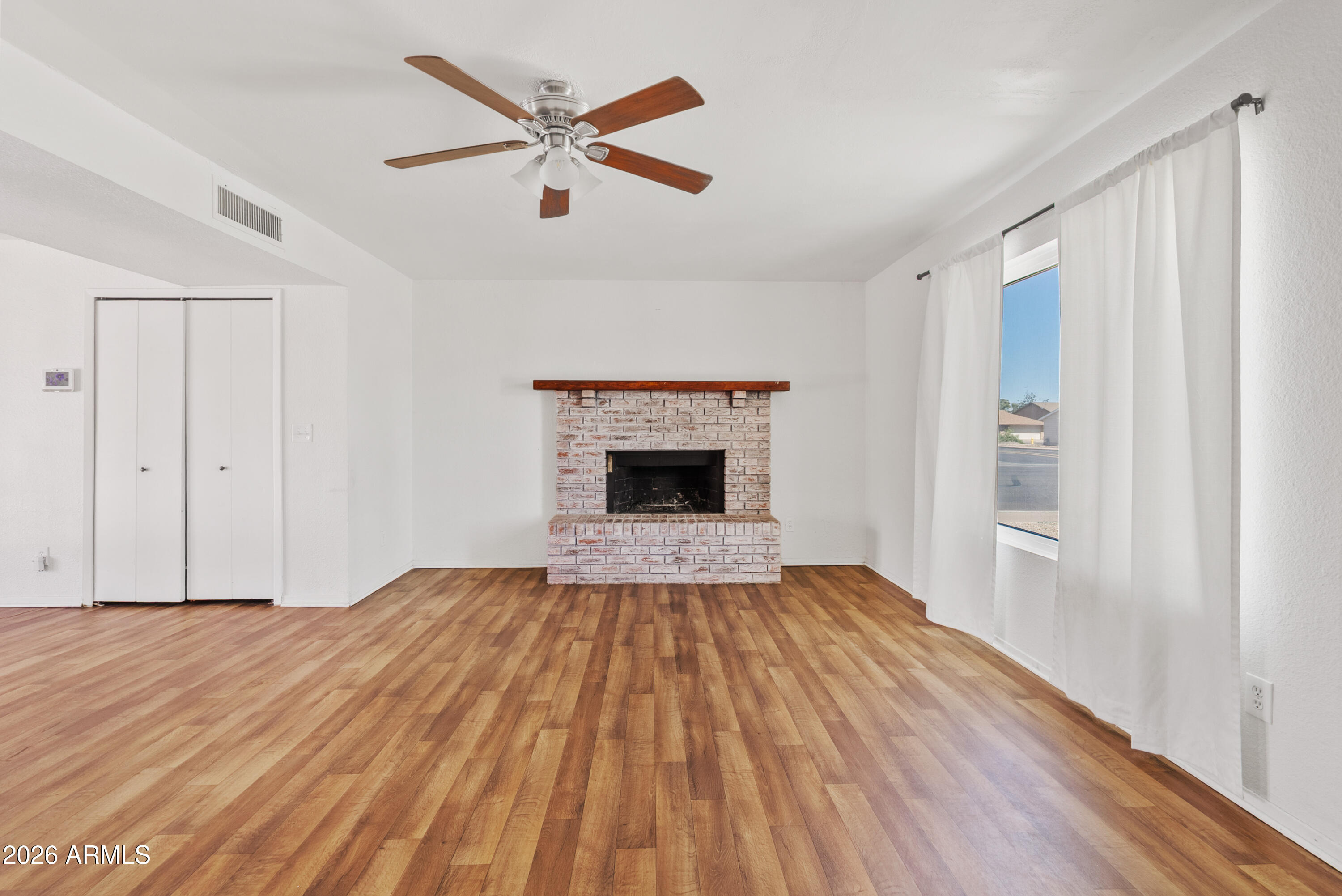 2403 E INVERNESS Avenue