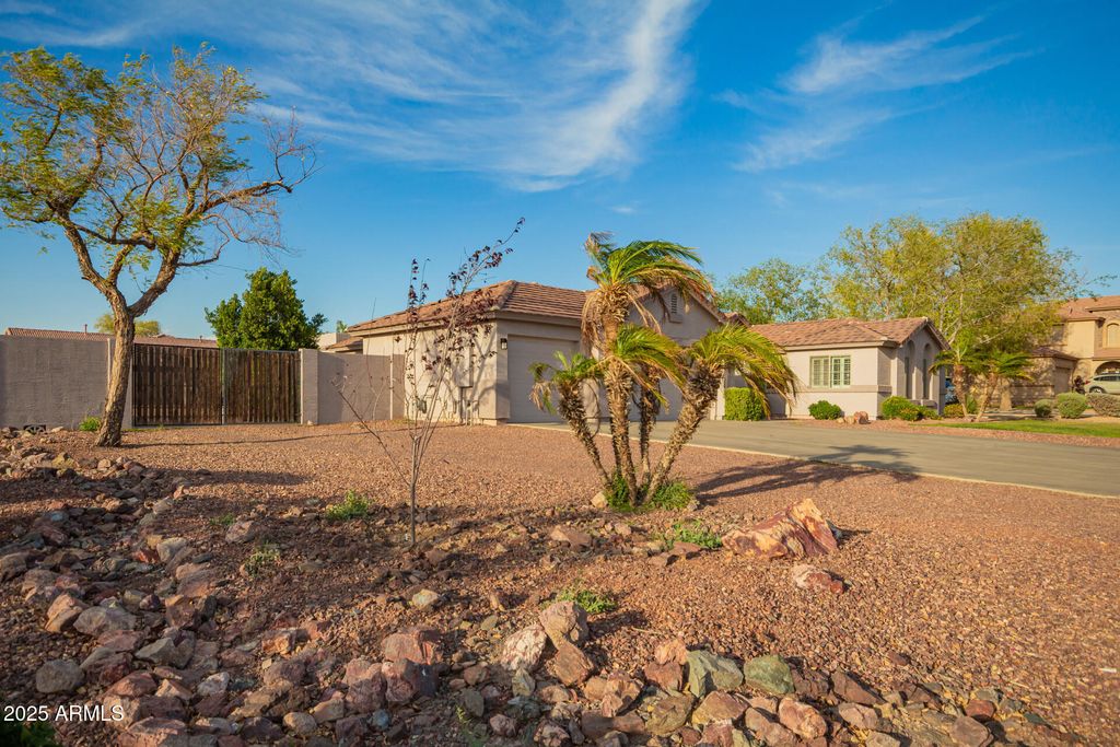 Photo of 8352 W San Juan Avenue, Glendale, AZ 85305 (MLS # 7024167)