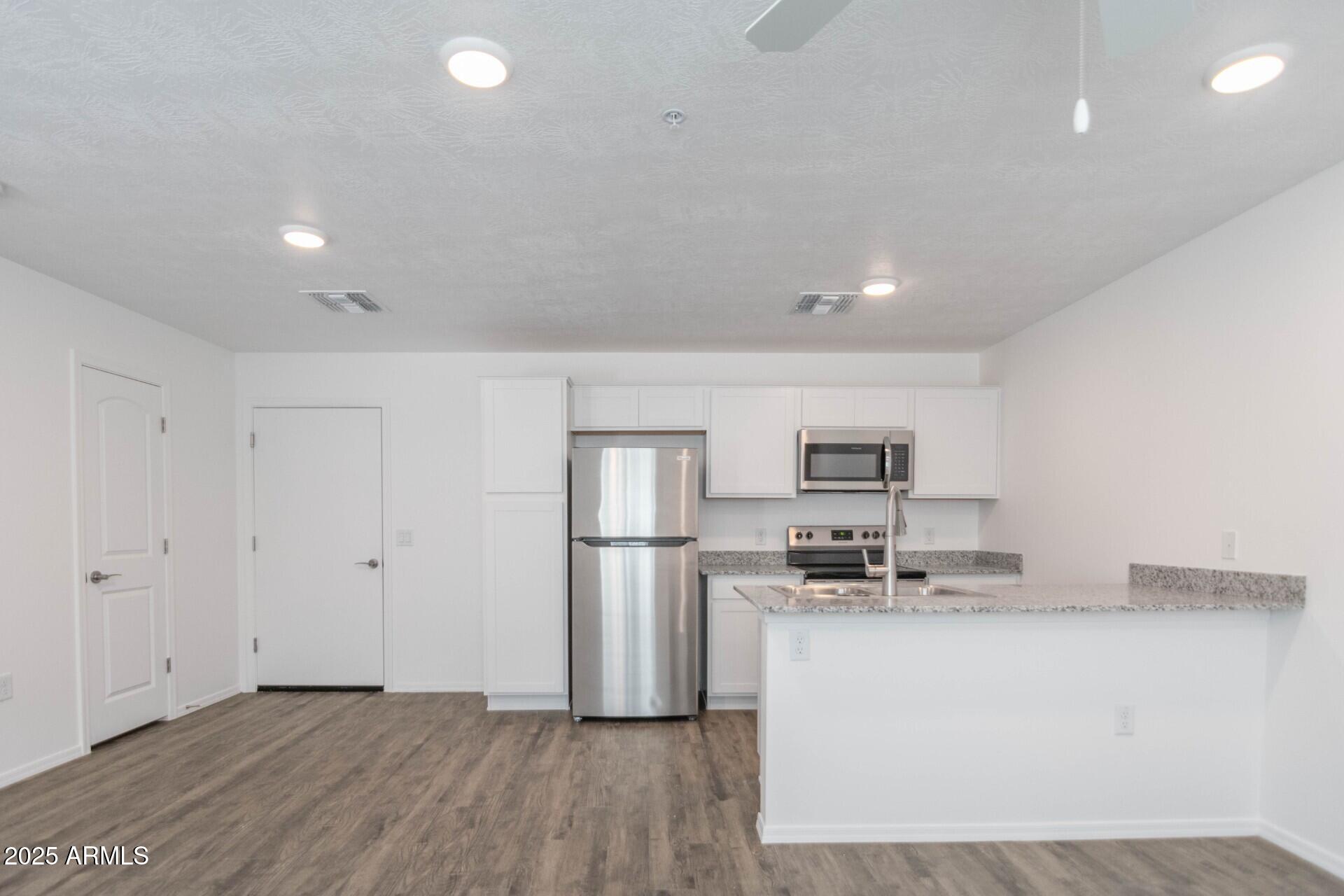 12570 N COTTON Lane 29-32