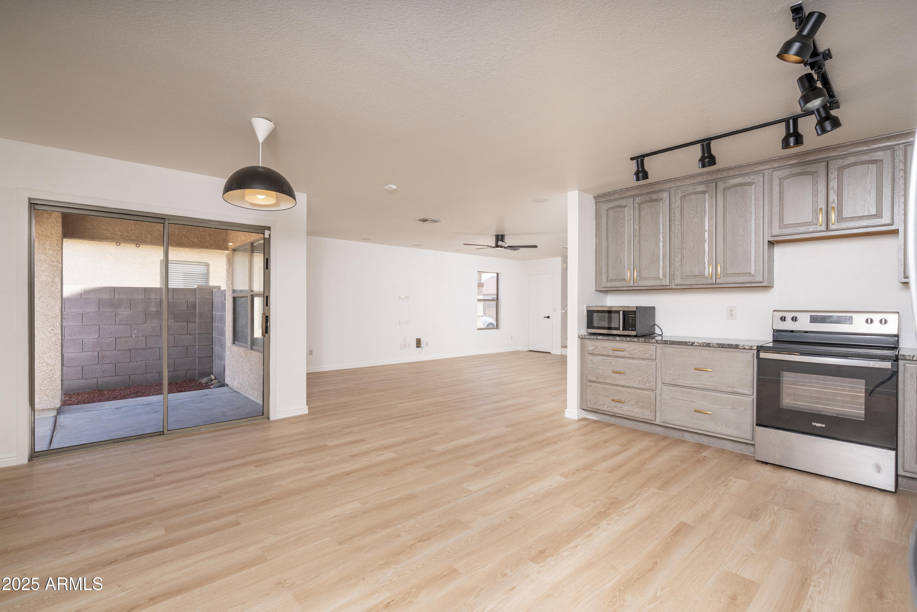 12424 N B Street