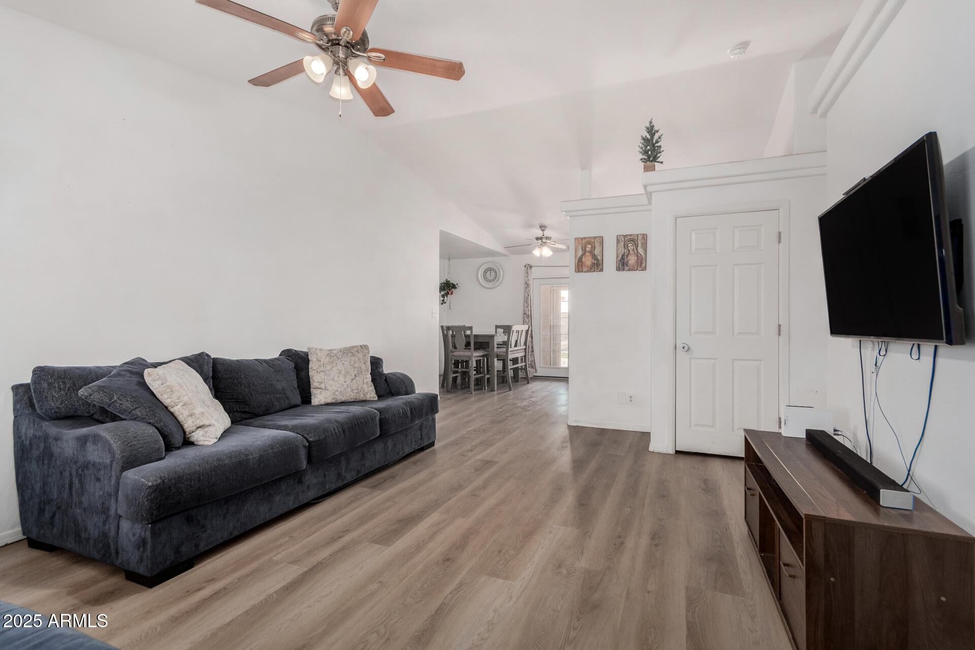 9815 W CAMELIA Drive