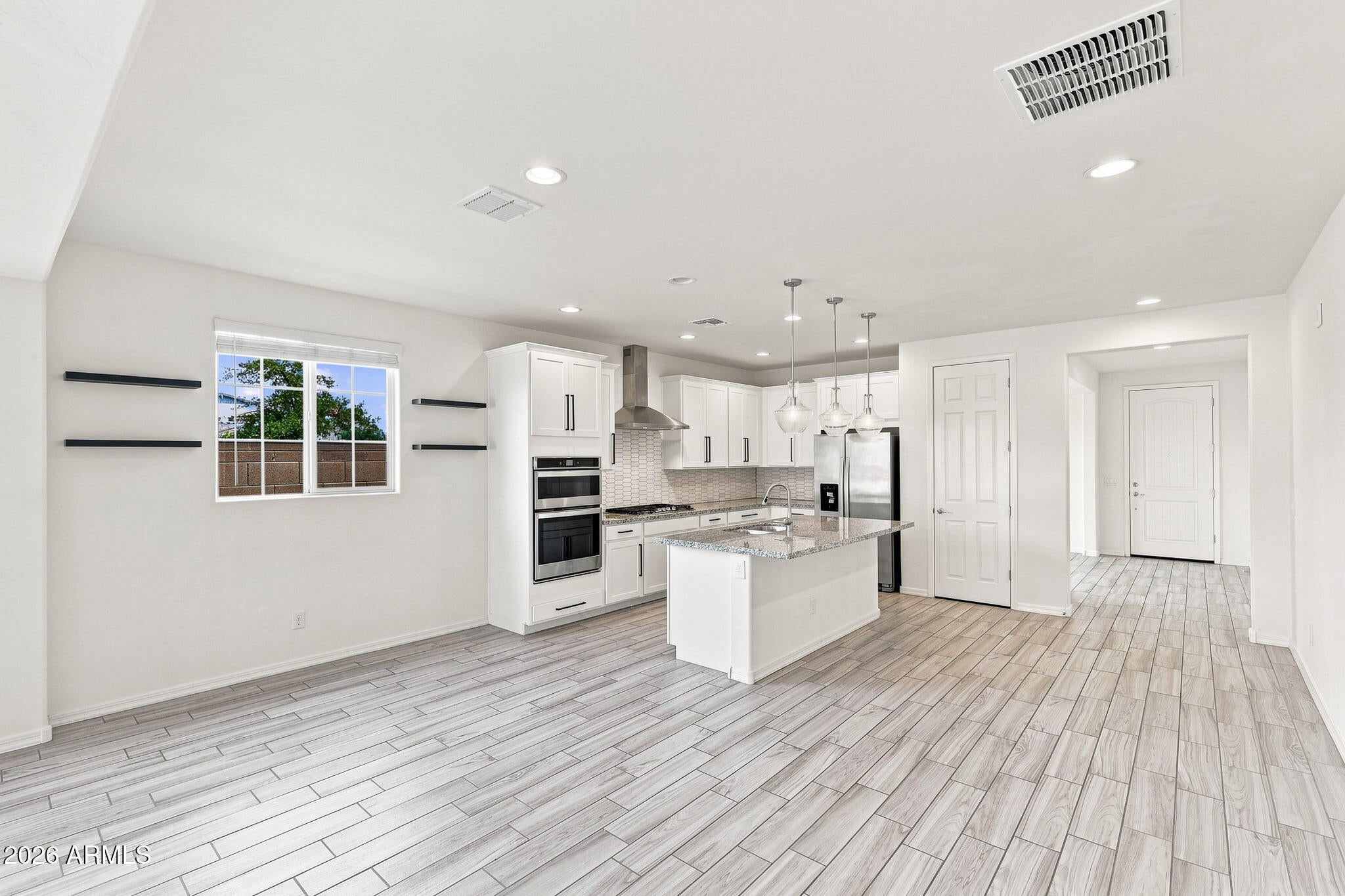 19676 W PINCHOT Drive