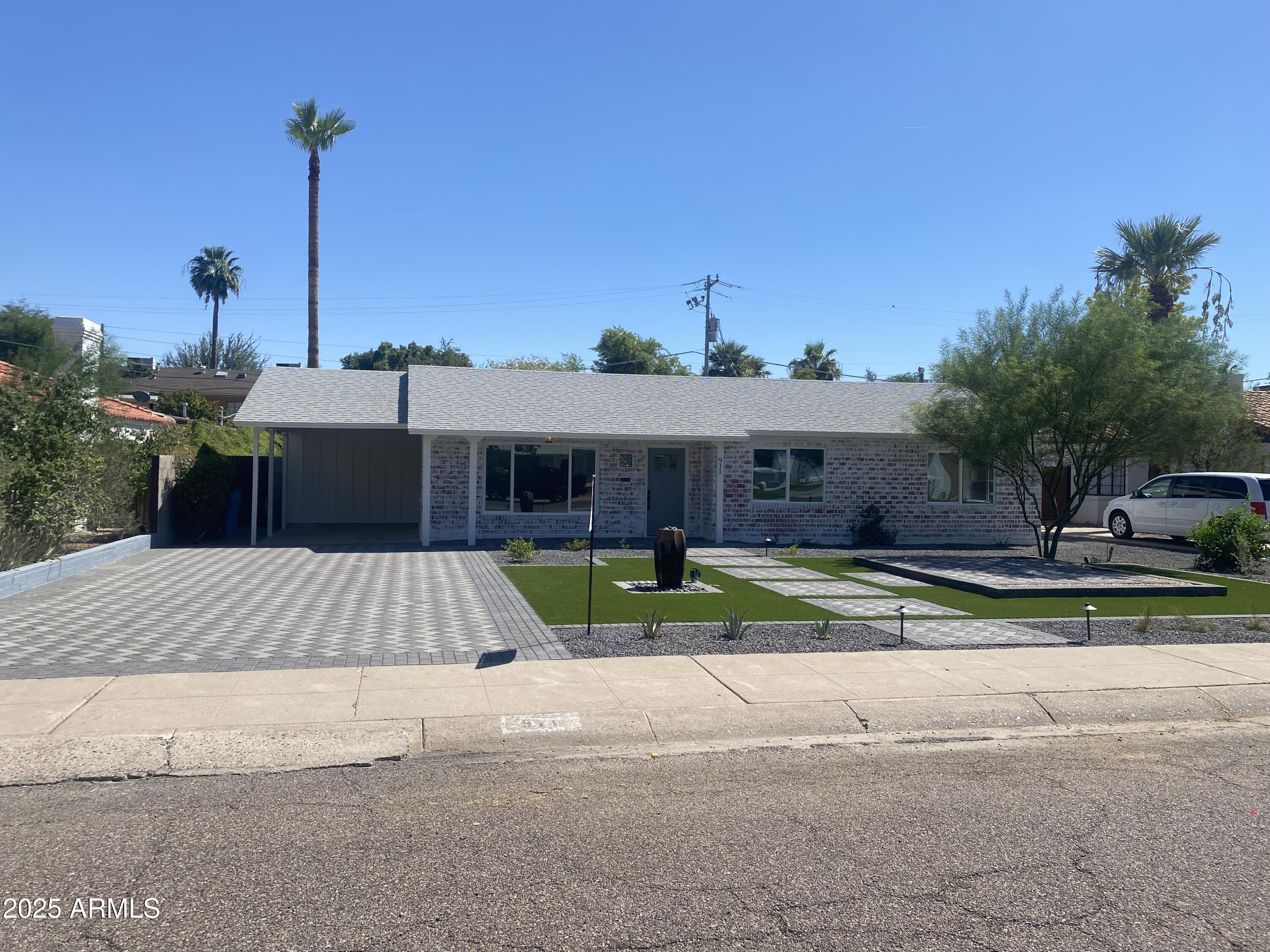 911 W Verde Lane