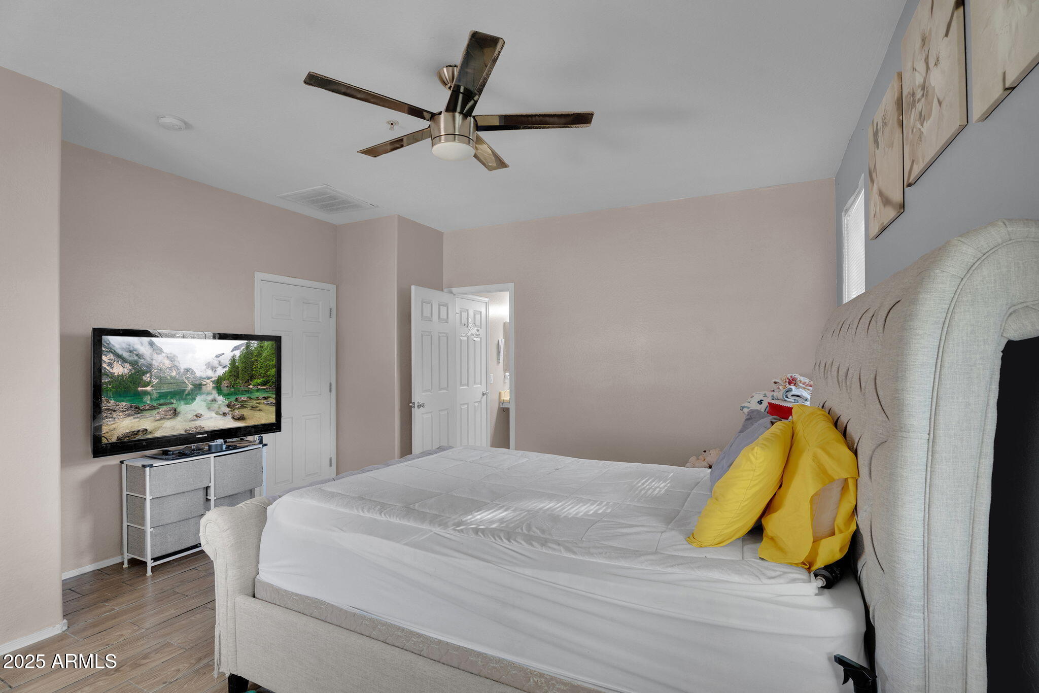 8187 W LYNWOOD Street