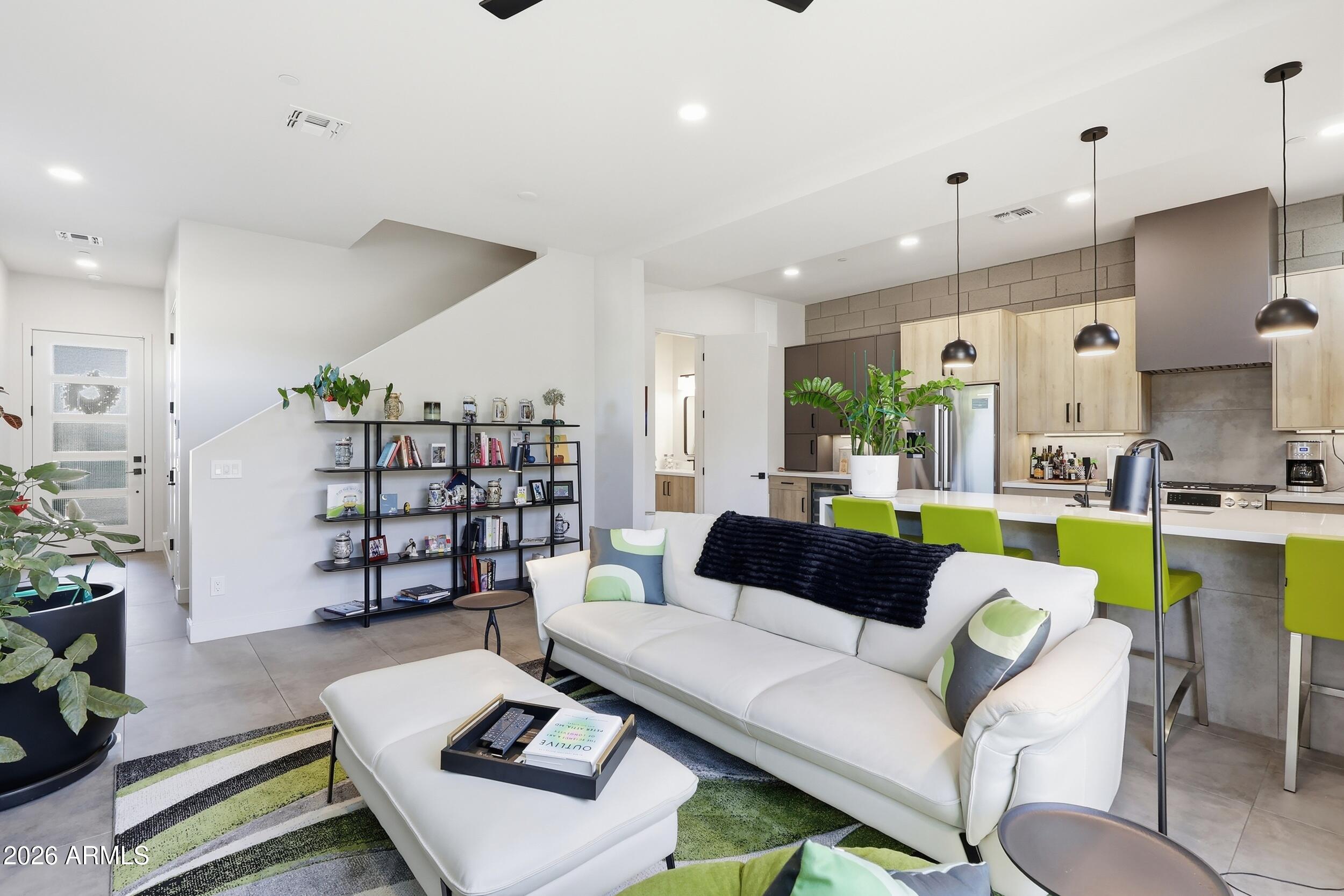 377 E WINDSOR Avenue 1