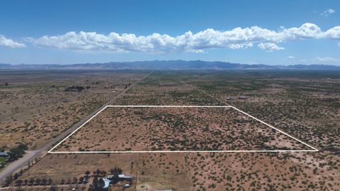 38.67 Acre Lydy Avenue 39 Pearce AZ 85625