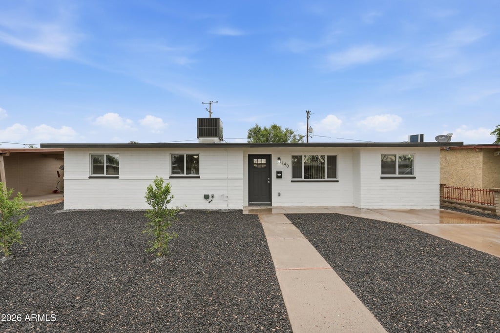 Photo of 140 W Saragosa Street, Chandler, AZ 85225 (MLS # 7087376)