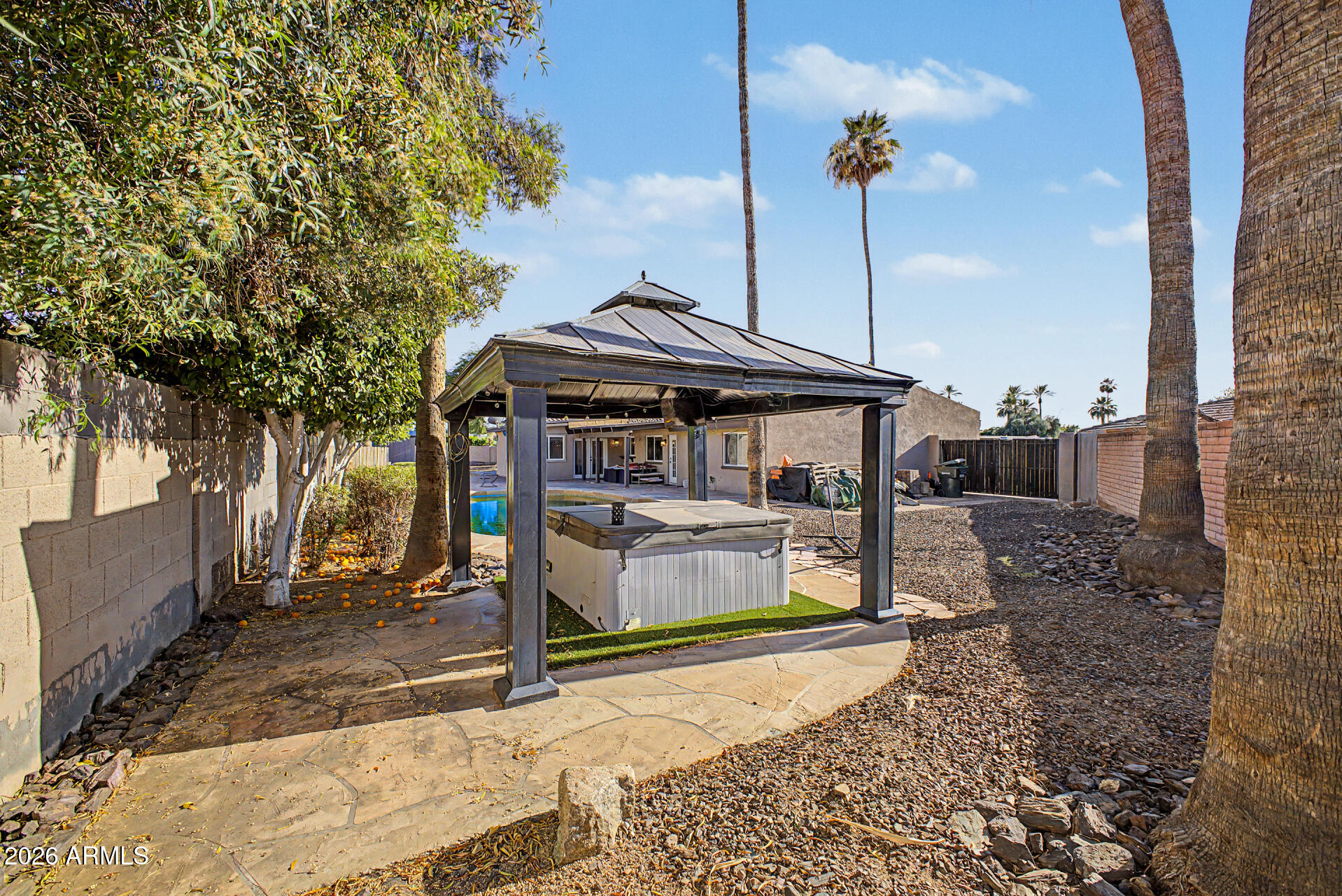MODERN GROVES - Residential