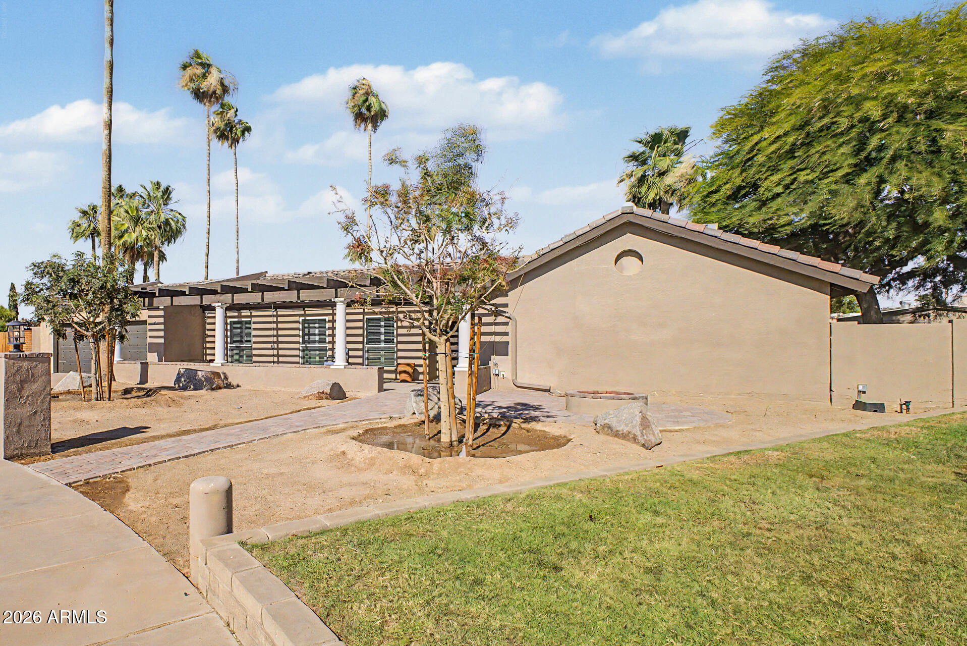 MODERN GROVES - Residential