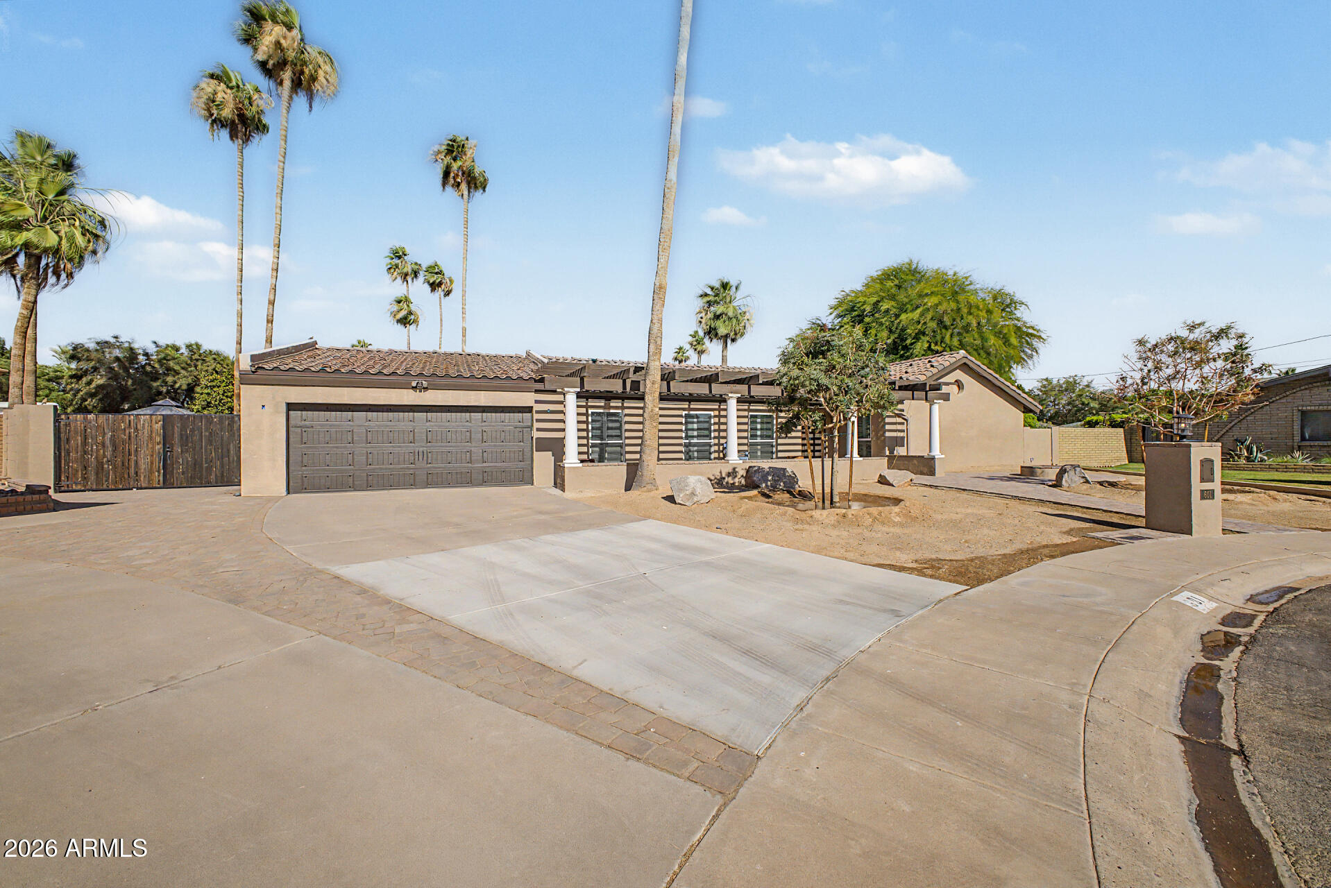 MODERN GROVES - Residential