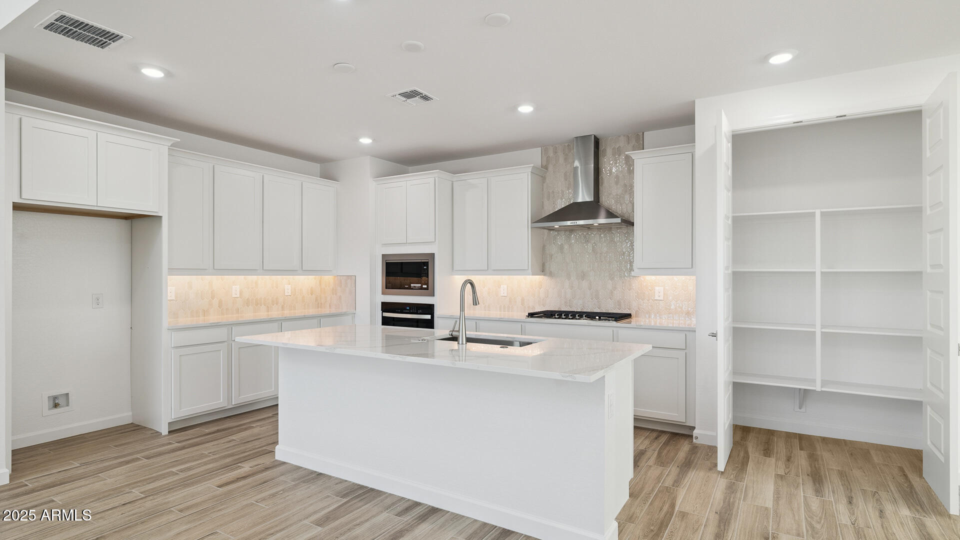 6988 W BUCKHORN Trail