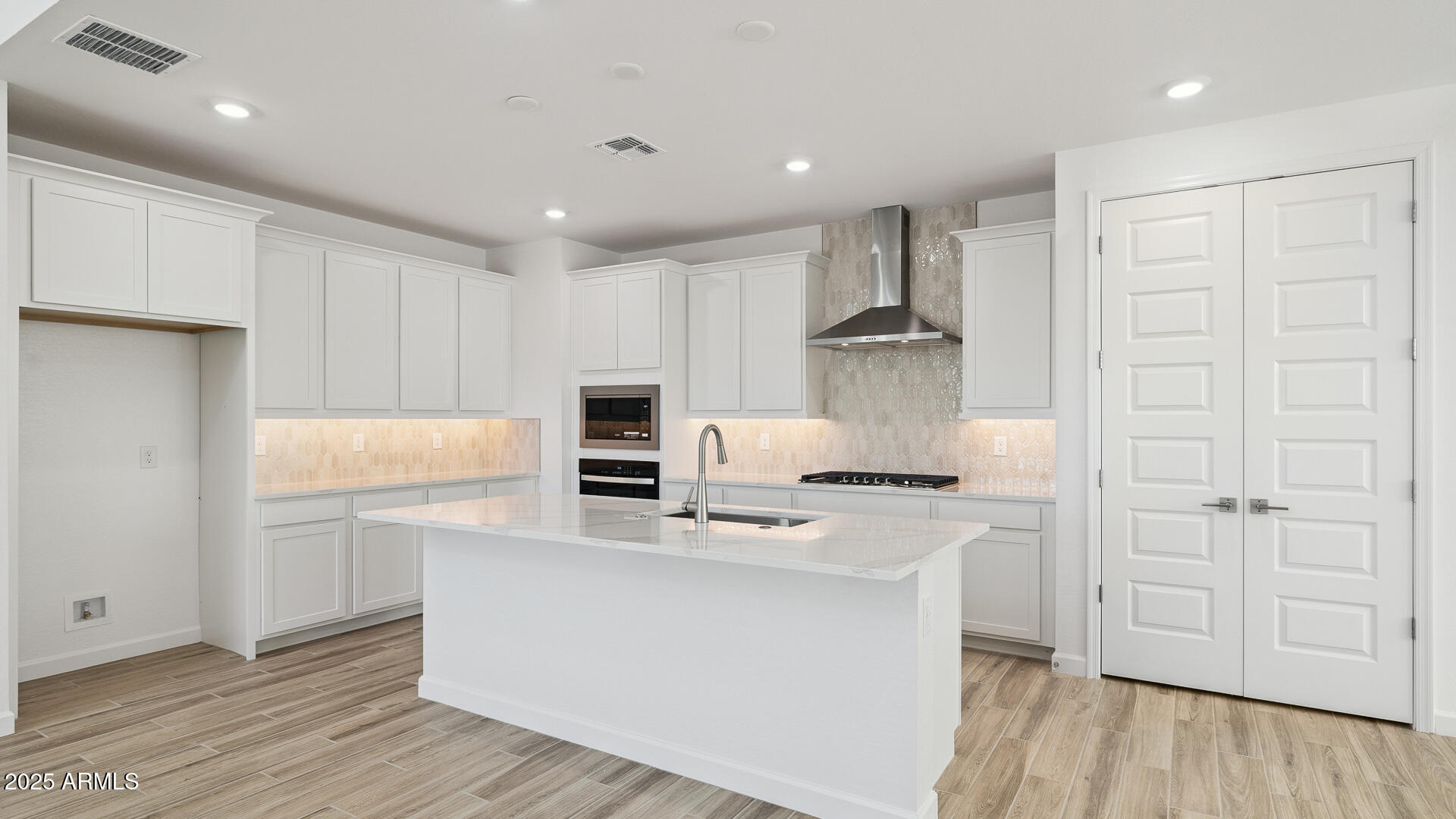 6988 W BUCKHORN Trail