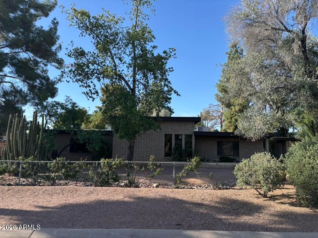 Photo of 2950 E Turney Avenue, Phoenix, AZ 85016 (MLS # 7029705)