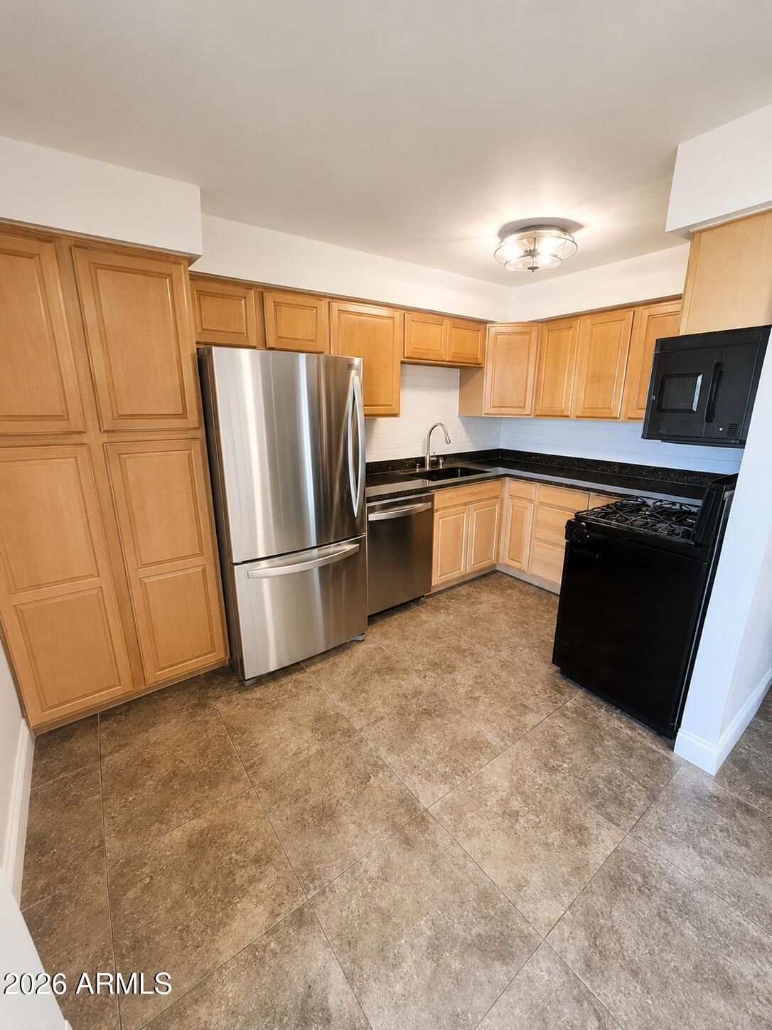 4950 N MILLER Road 212