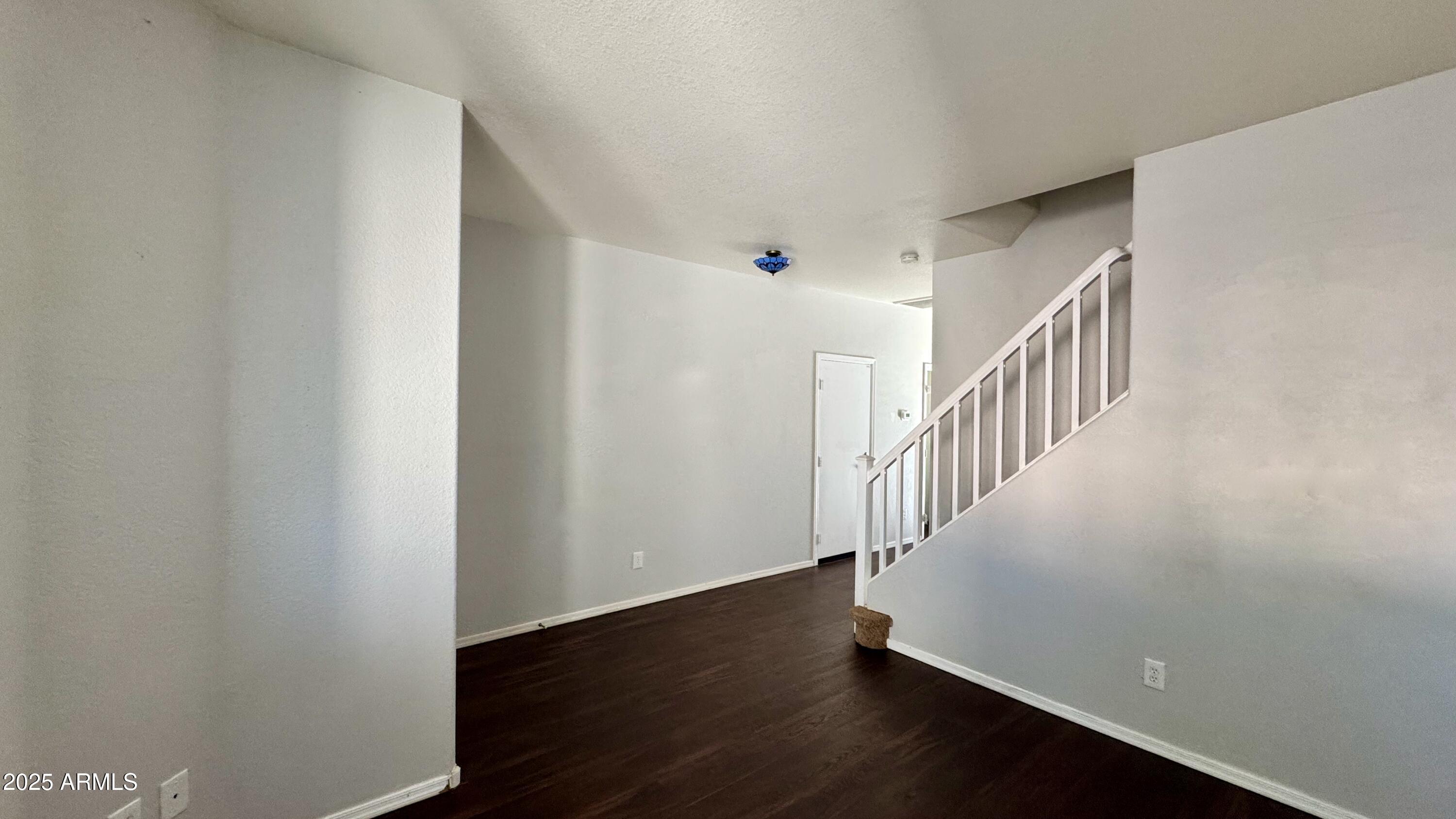 1221 E CHAMBERS Street