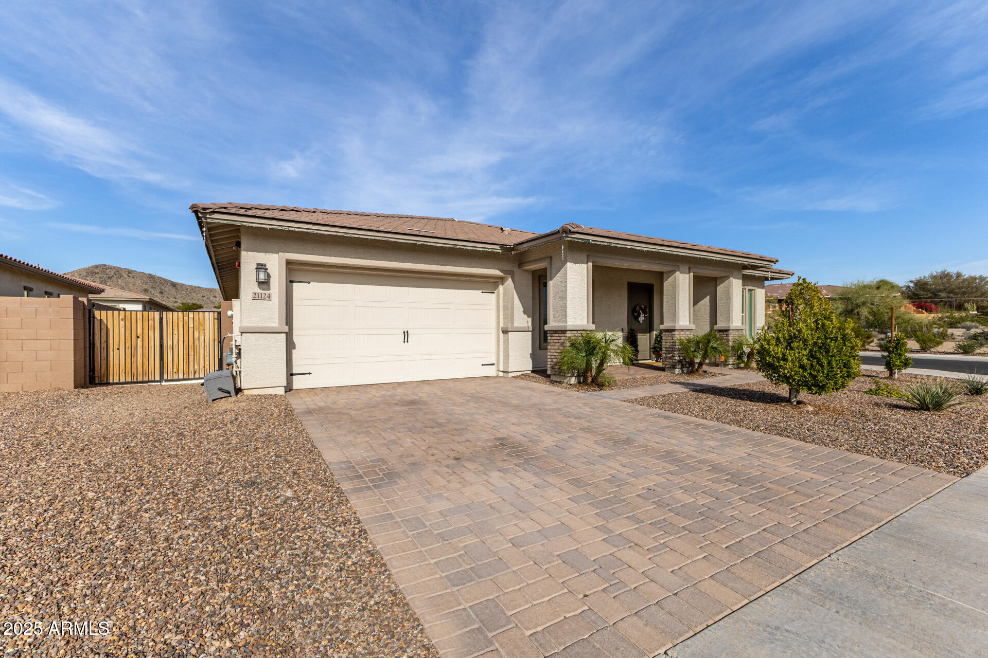 21124 W WINDSOR Avenue