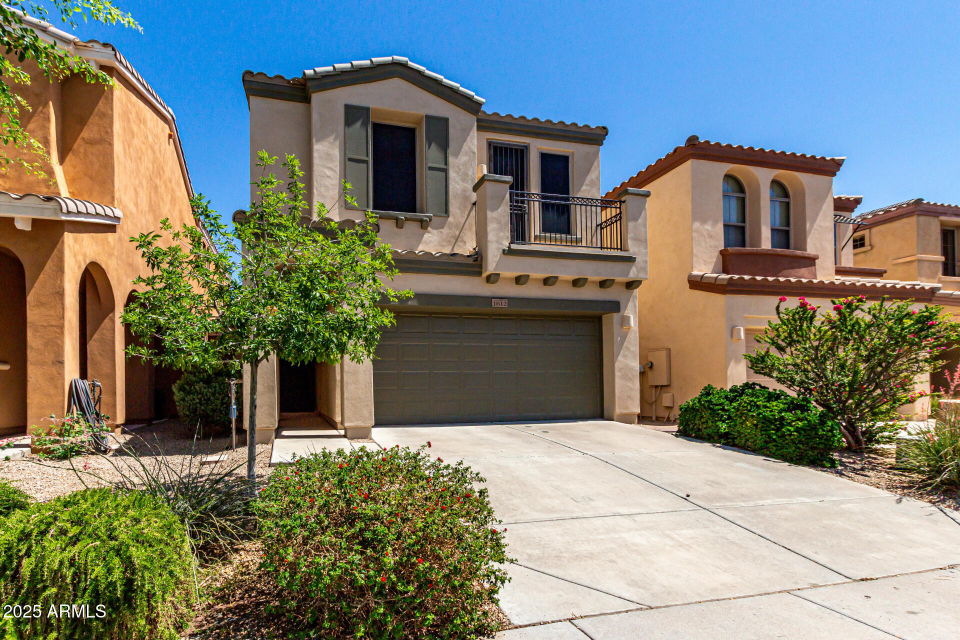 1612 W LACEWOOD Place