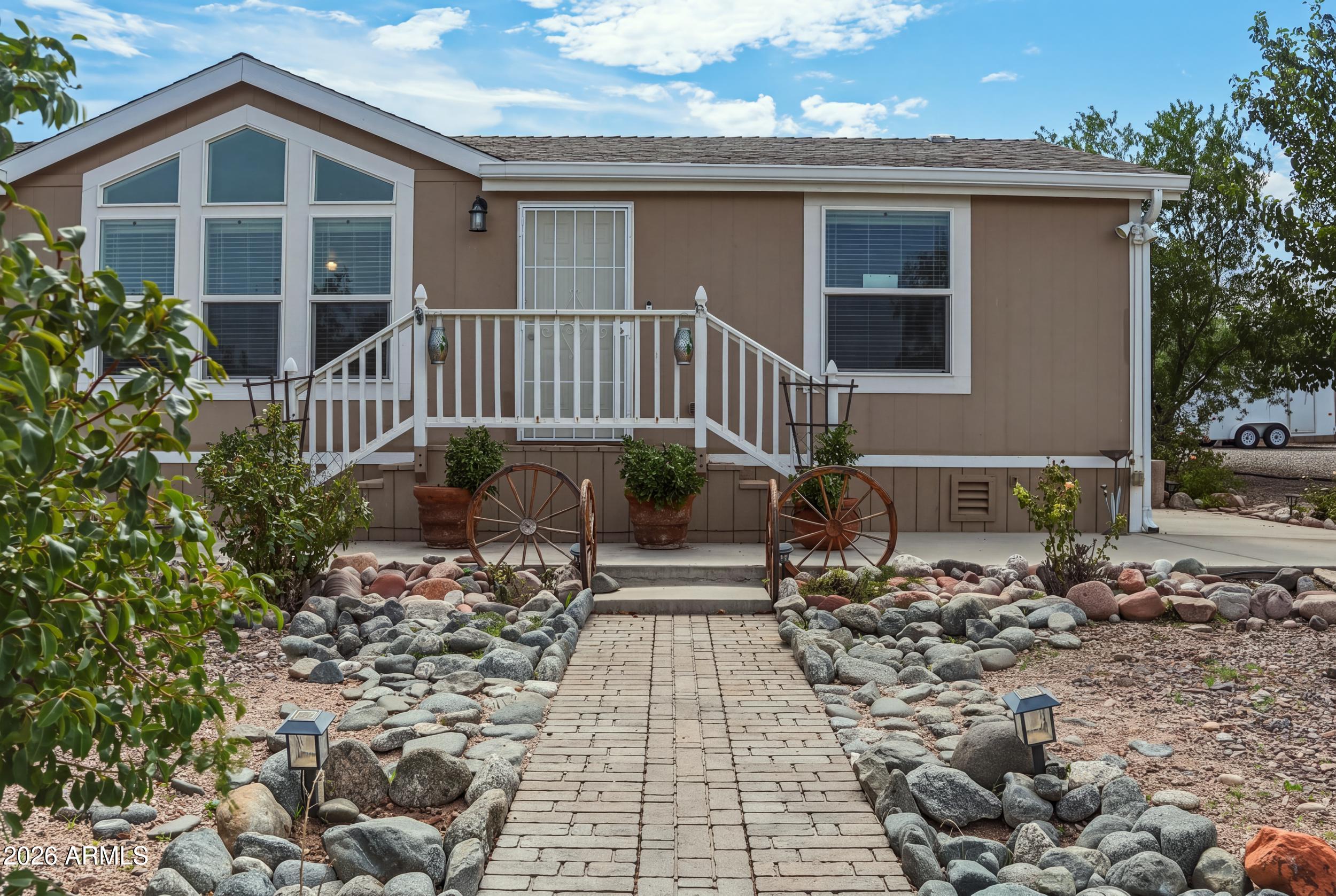 153 E MITCHELL Way
