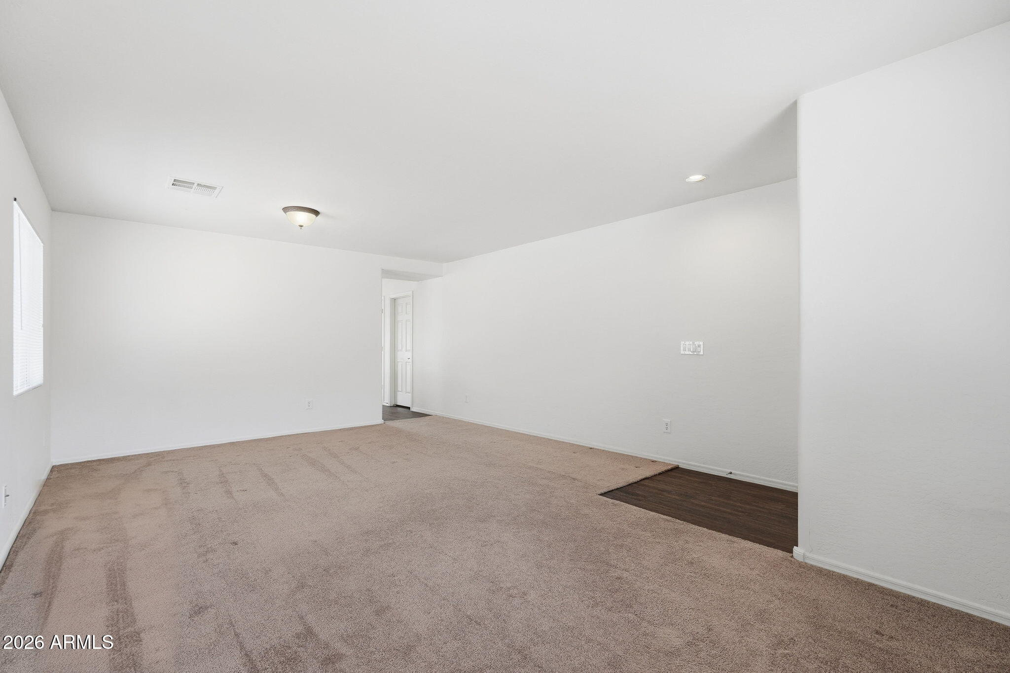 11613 W SCHLEIFER Drive