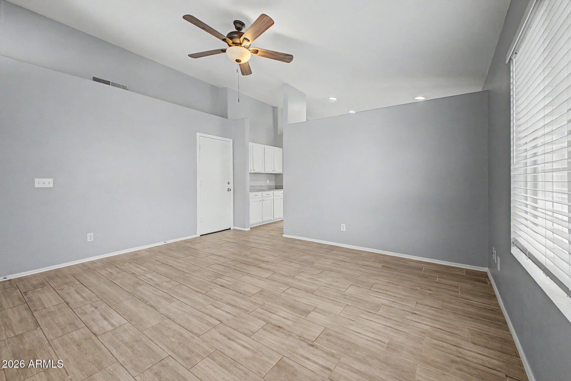 8830 E DALLAS Street