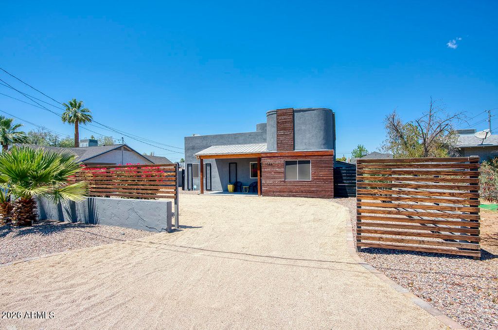 Photo of 1058 E Whitton Avenue, Phoenix, AZ 85014 (MLS # 7029213)