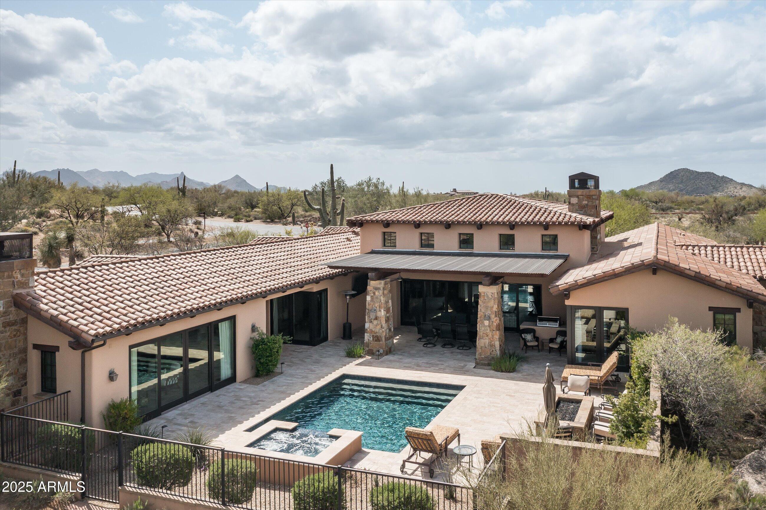 WHISPER ROCK - Residential