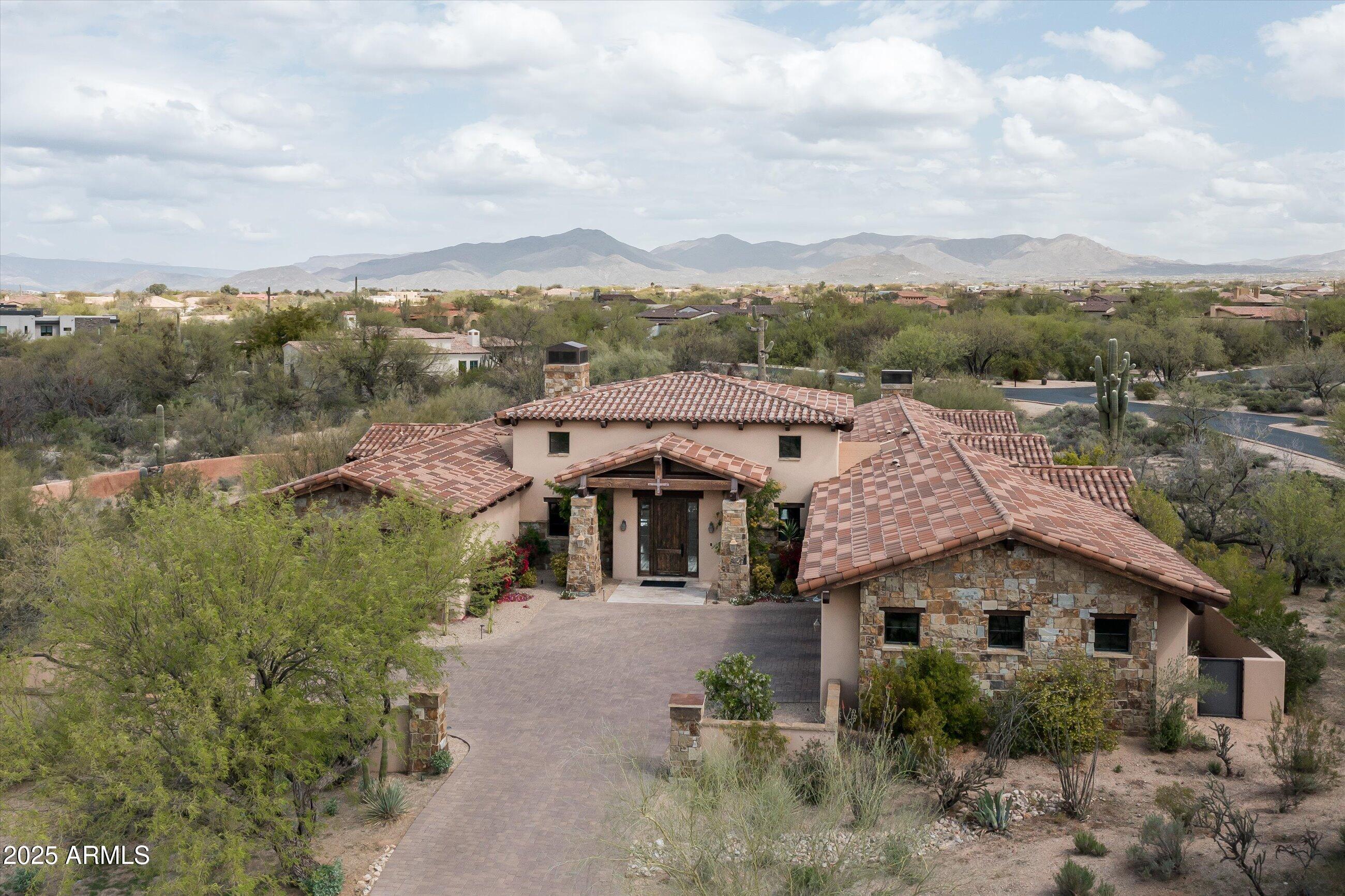 WHISPER ROCK - Residential