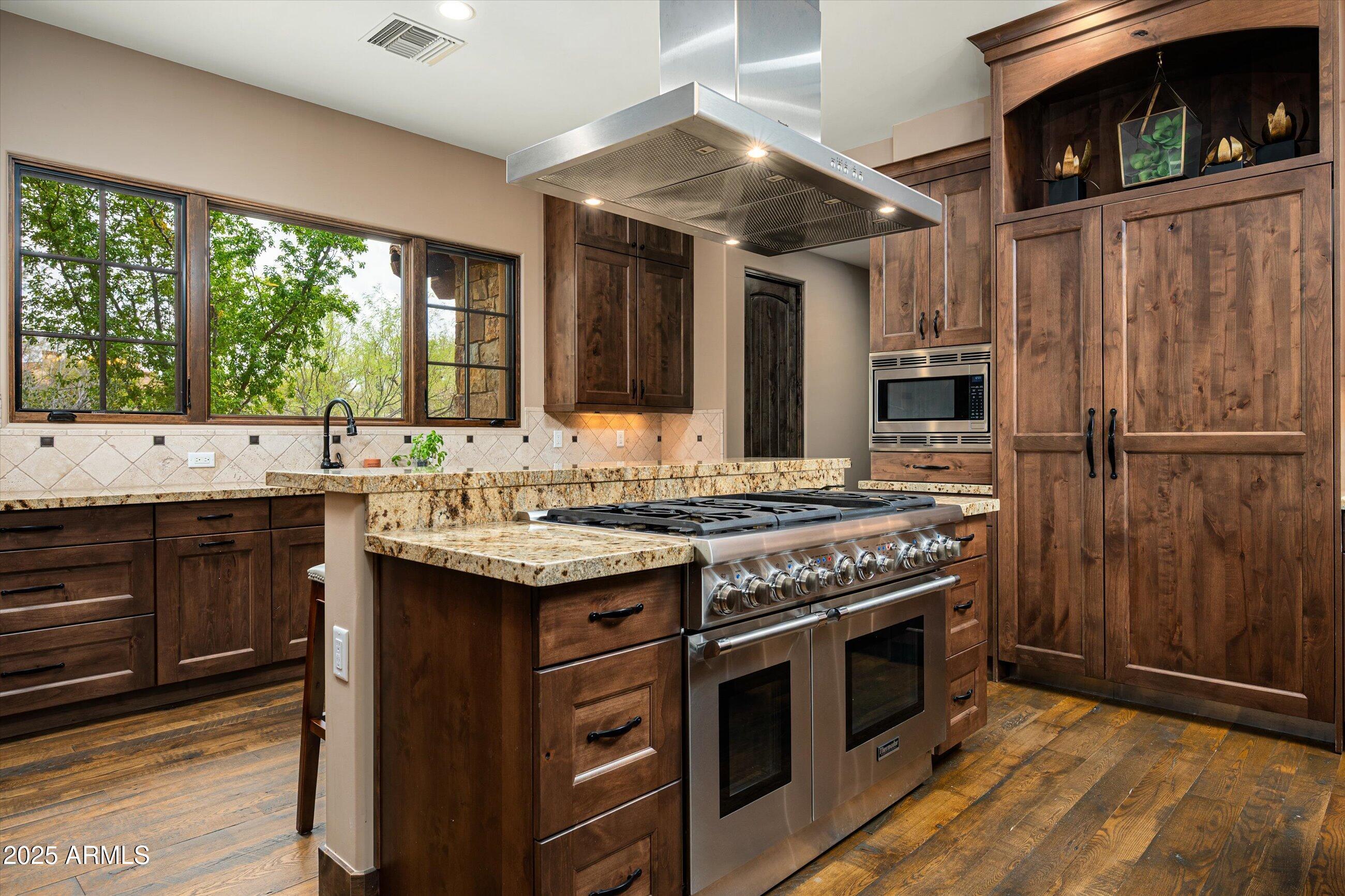 WHISPER ROCK - Residential