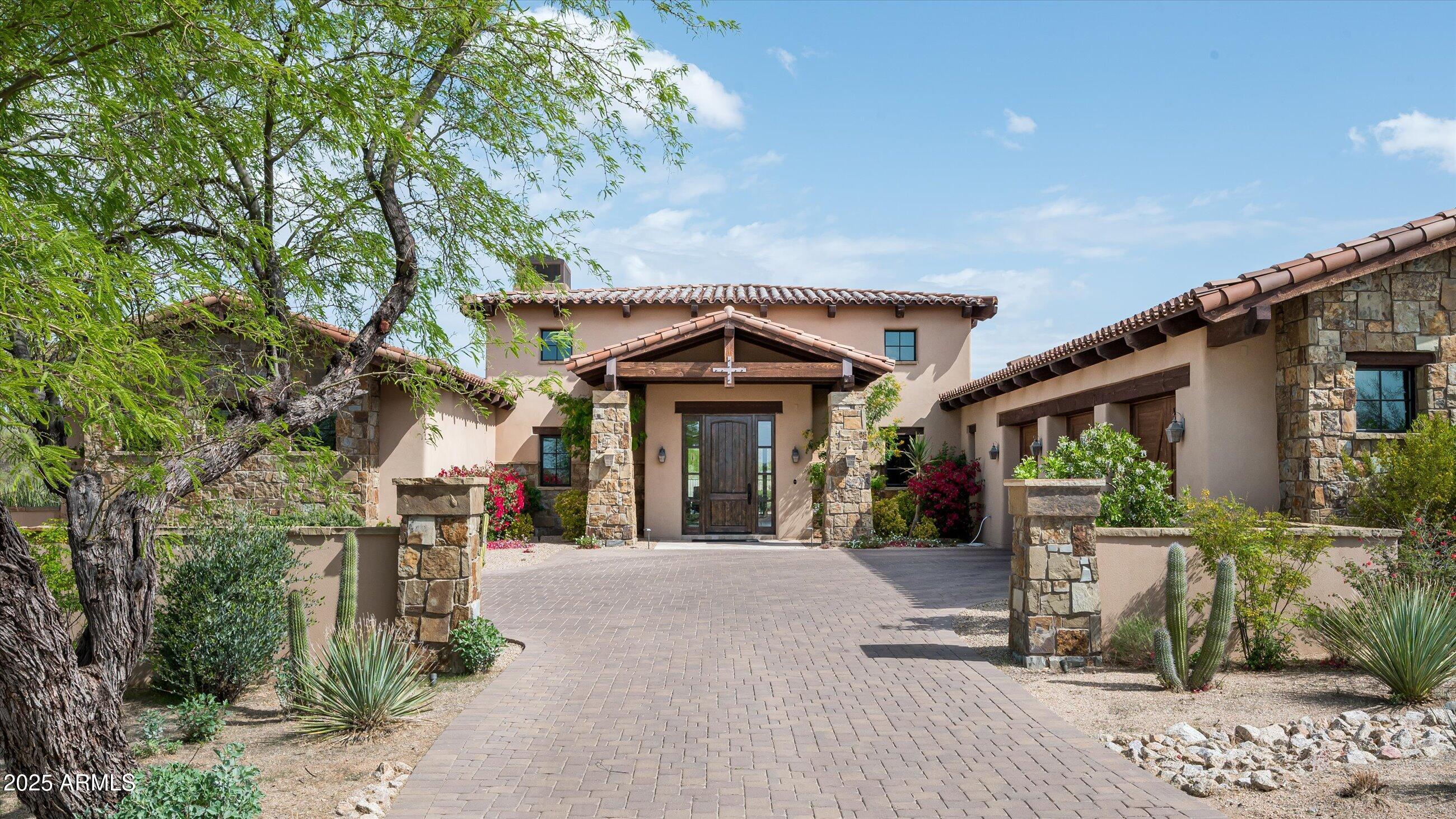 8454 E LEANING ROCK Road