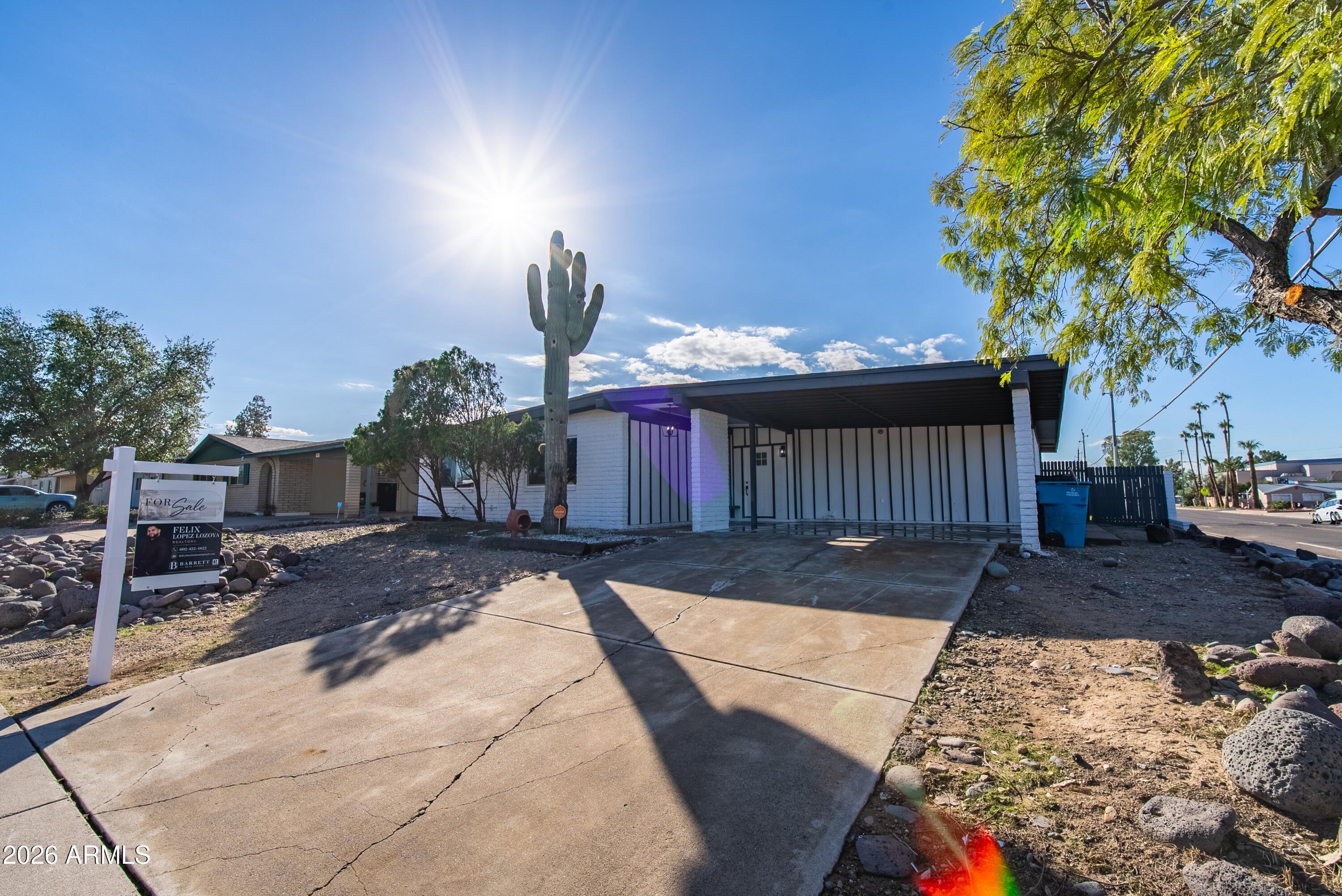 3065 W SUNNYSIDE Drive