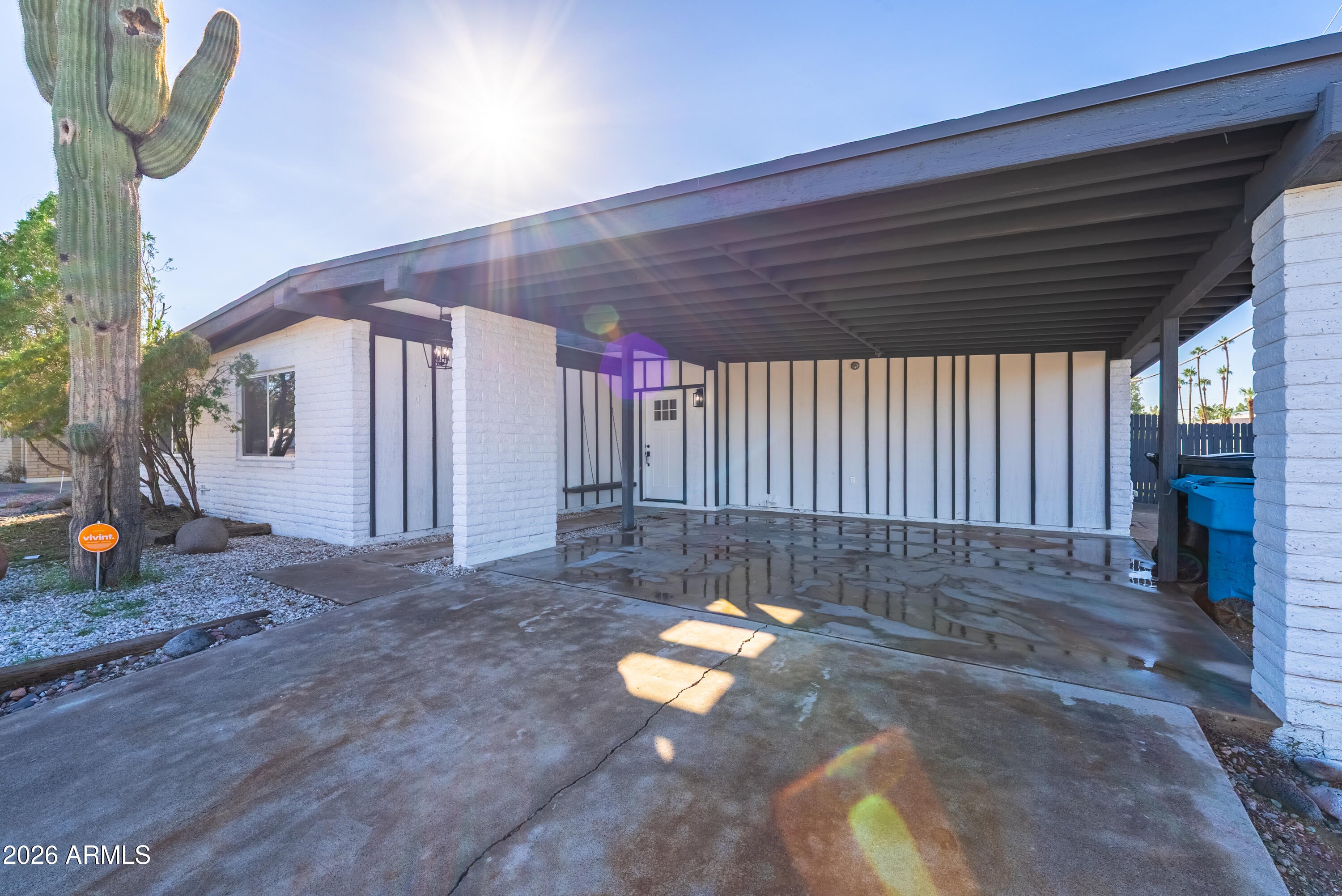 3065 W SUNNYSIDE Drive